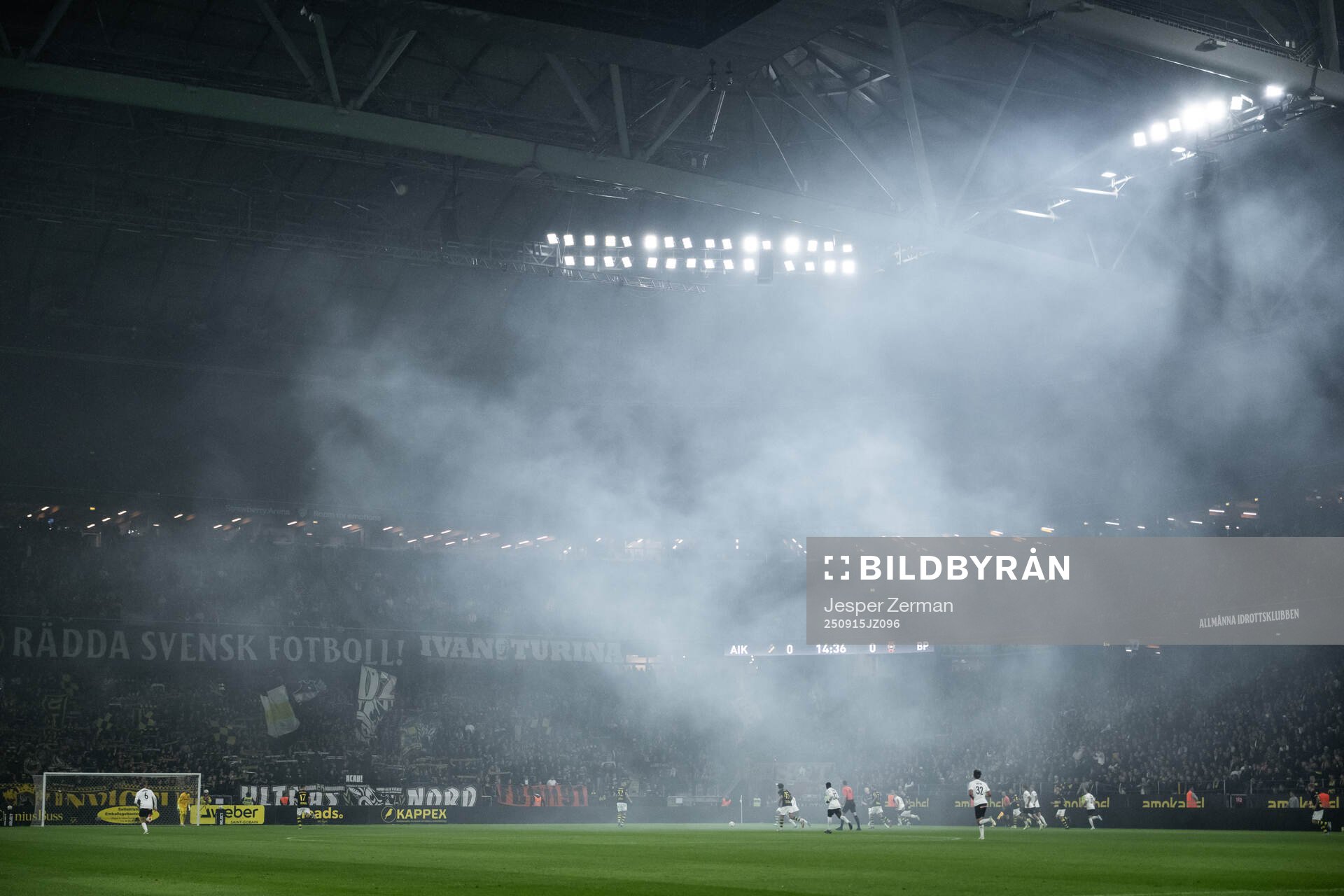 Rök inne på Strawberry arena