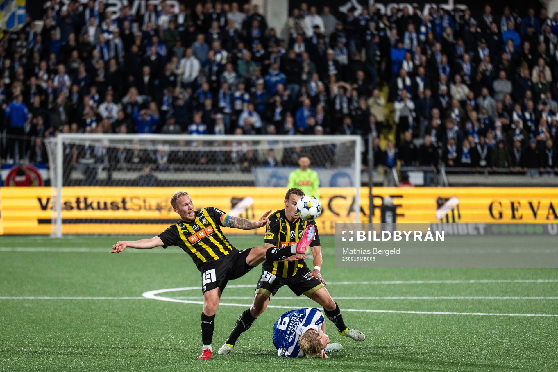 Häckens Mikkel Rygaard Jensen och IFK Göteborgs Max Fenger