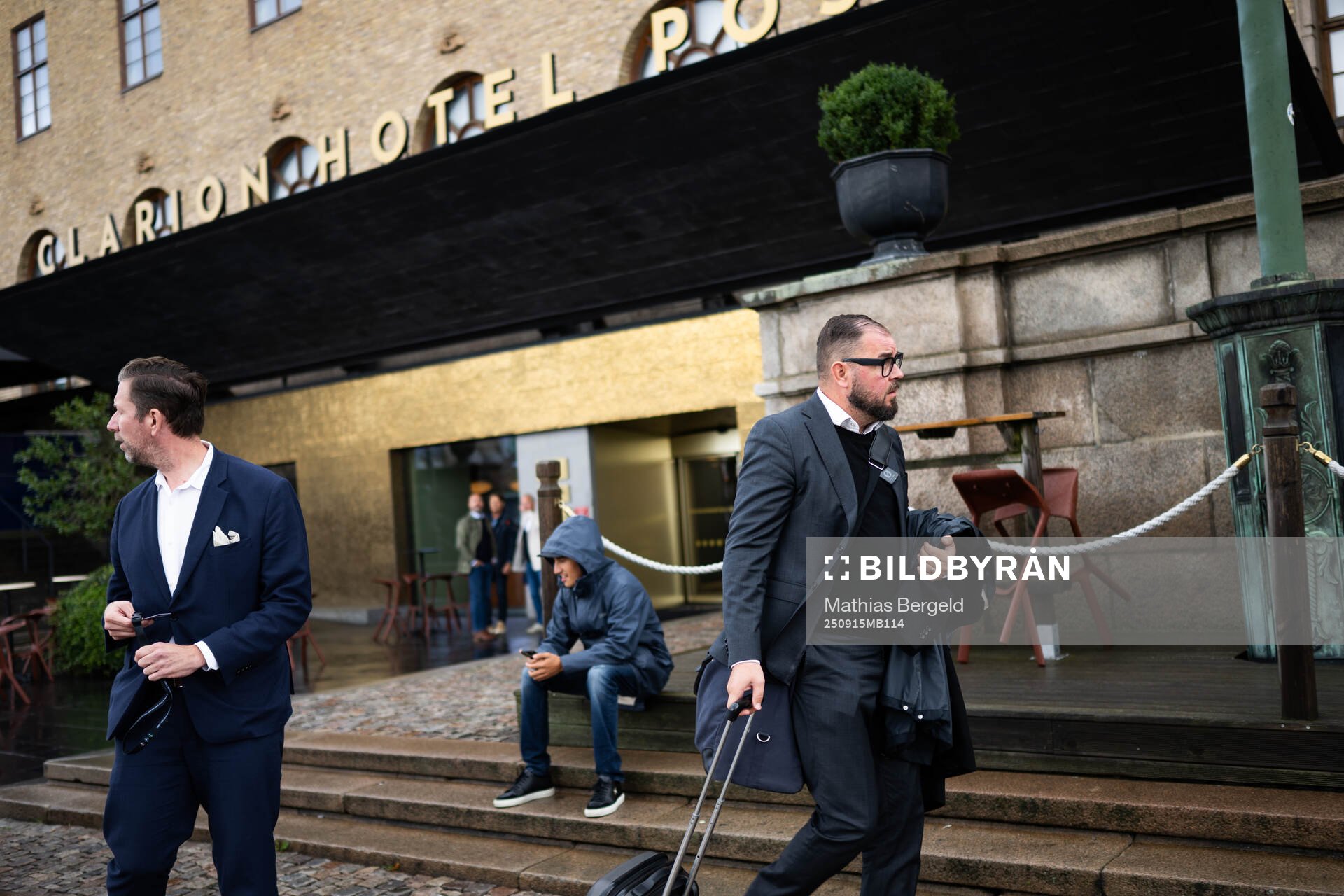 MAX reporter Jonas Dahlquist och expert Alexander Axén