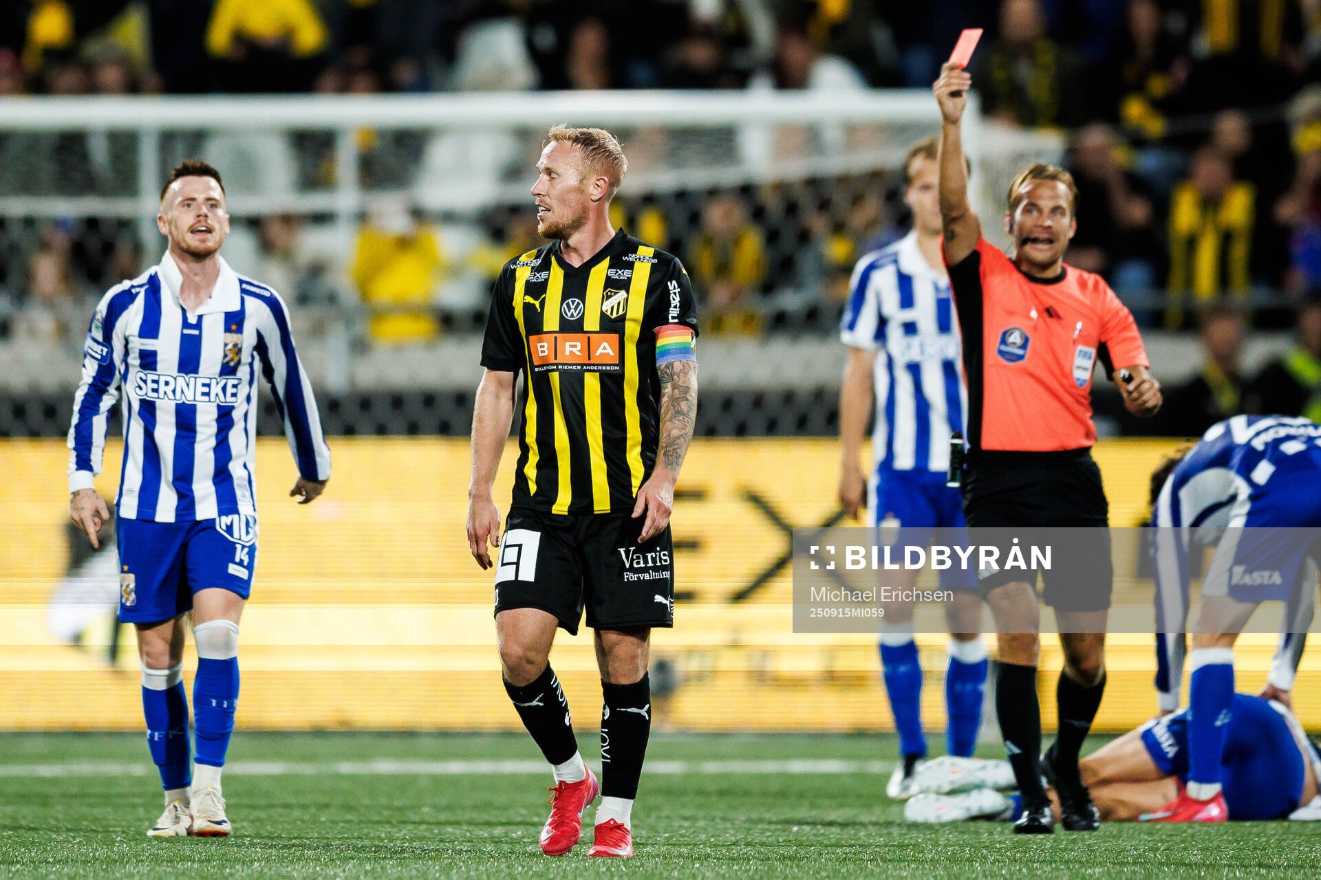 Häckens Mikkel Rygaard Jensen blir utvisad