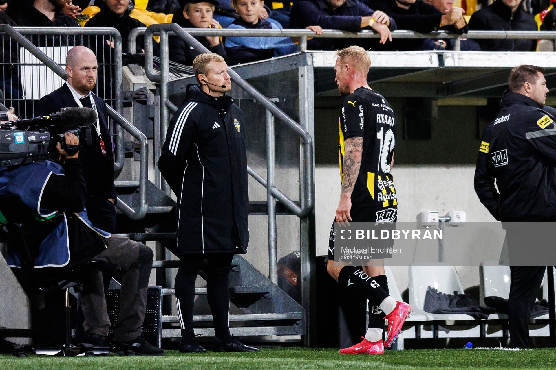 Häckens Mikkel Rygaard Jensen lämnar planen