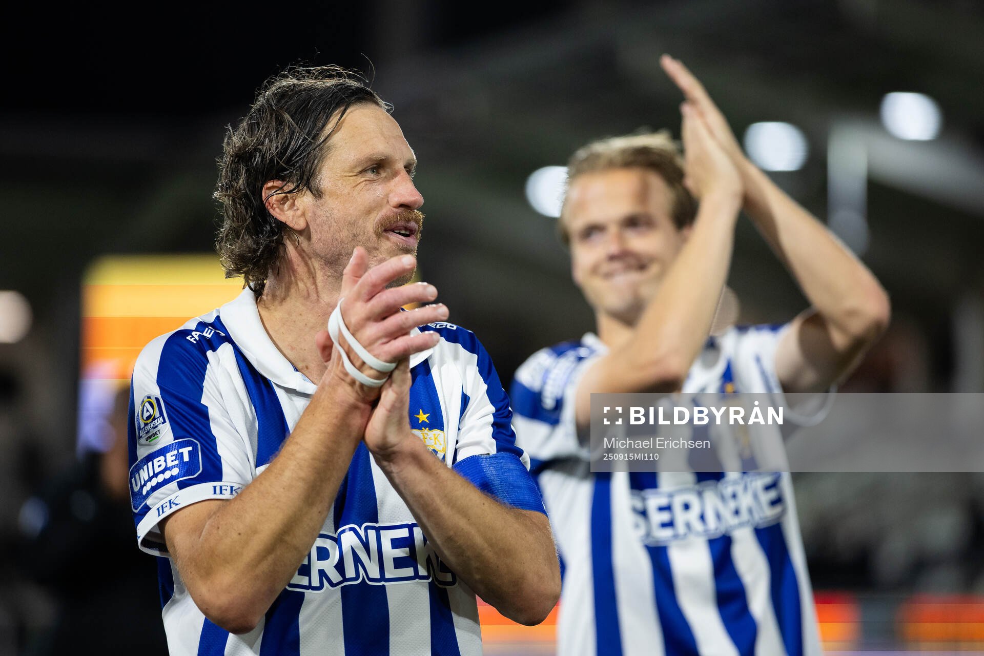 IFK Göteborgs Gustav Svensson och August Erlingmark jublar