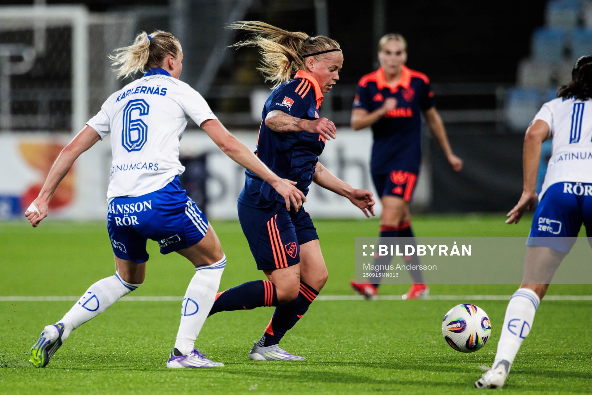 IFK Norrköpings Julia Karlernäs och Djurgårdens Therese