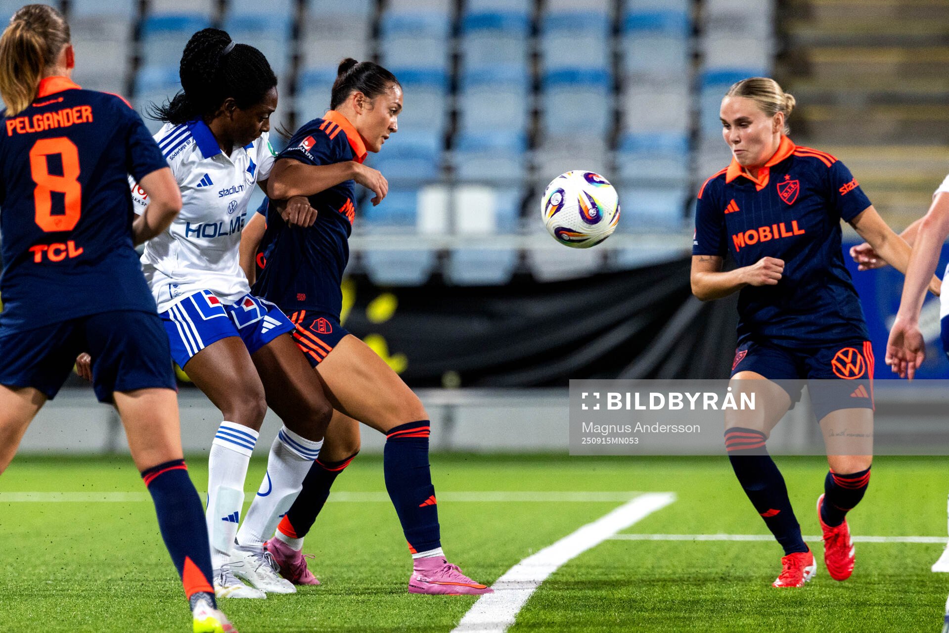 IFK Norrköpings Maya Aliyah Antoine och Djurgårdens Casey