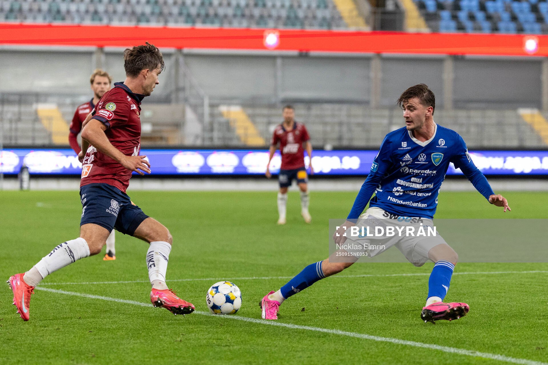 Örgrytes Daniel Paulson och Umeå FCs Tim Olsson