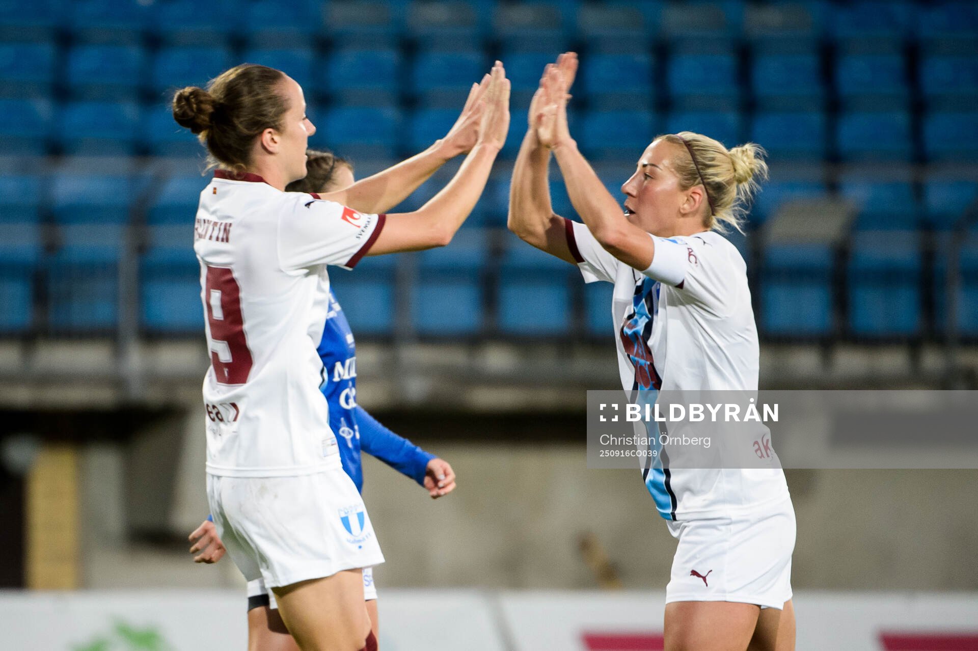 Malmö FFs Anna Plantin och Mia Persson jublar