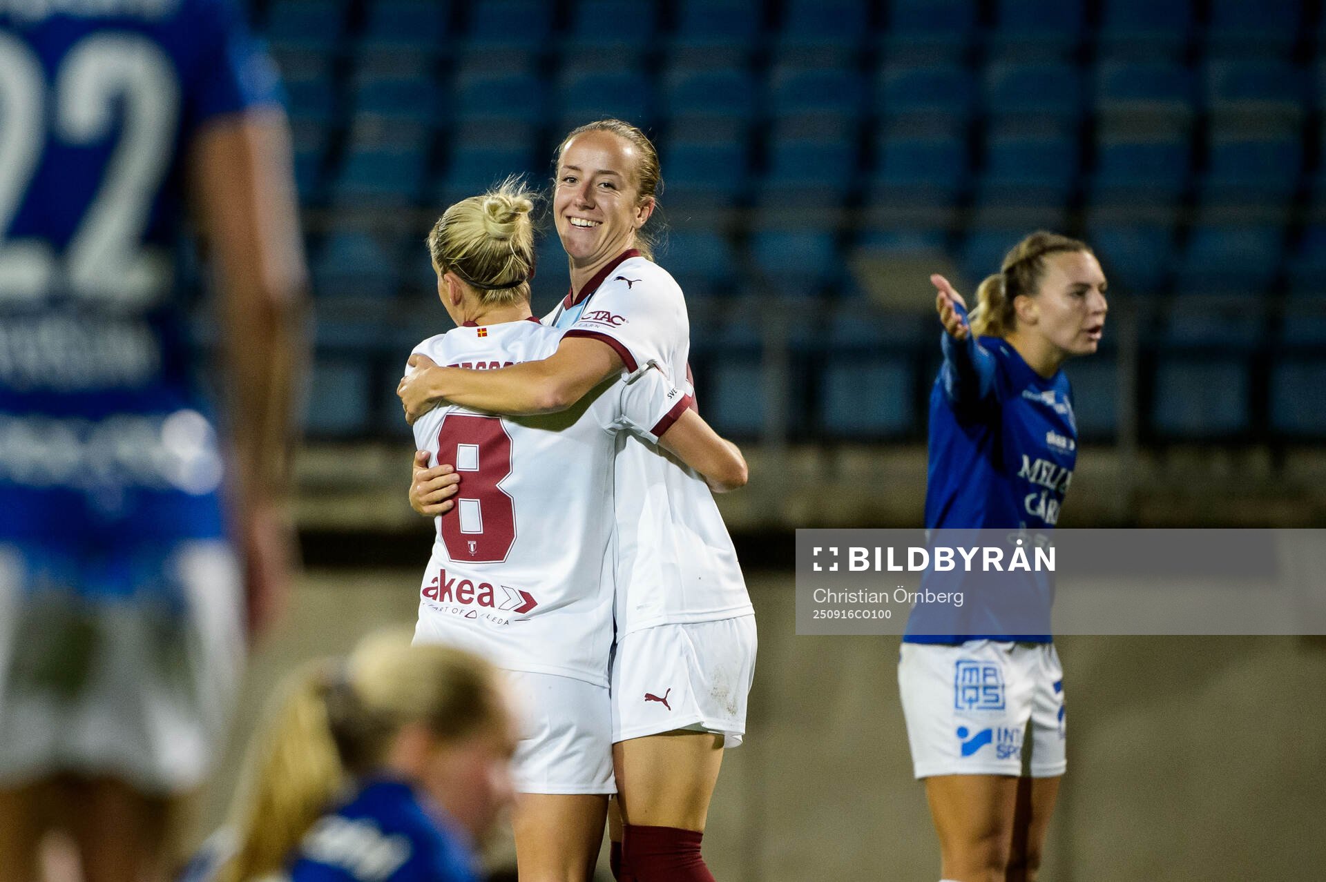 Malmö FFs Mia Persson och Anna Plantin jublar