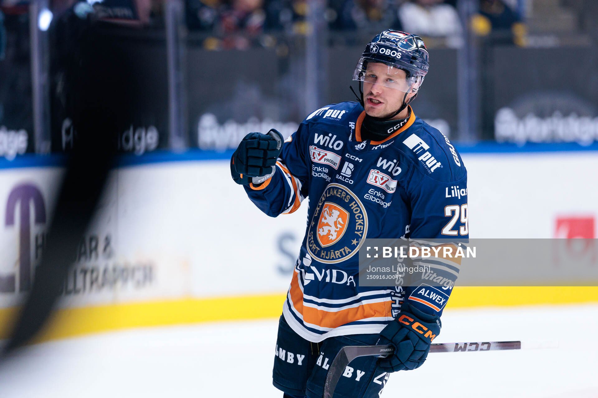 Växjös Sebastian Strandberg jublar