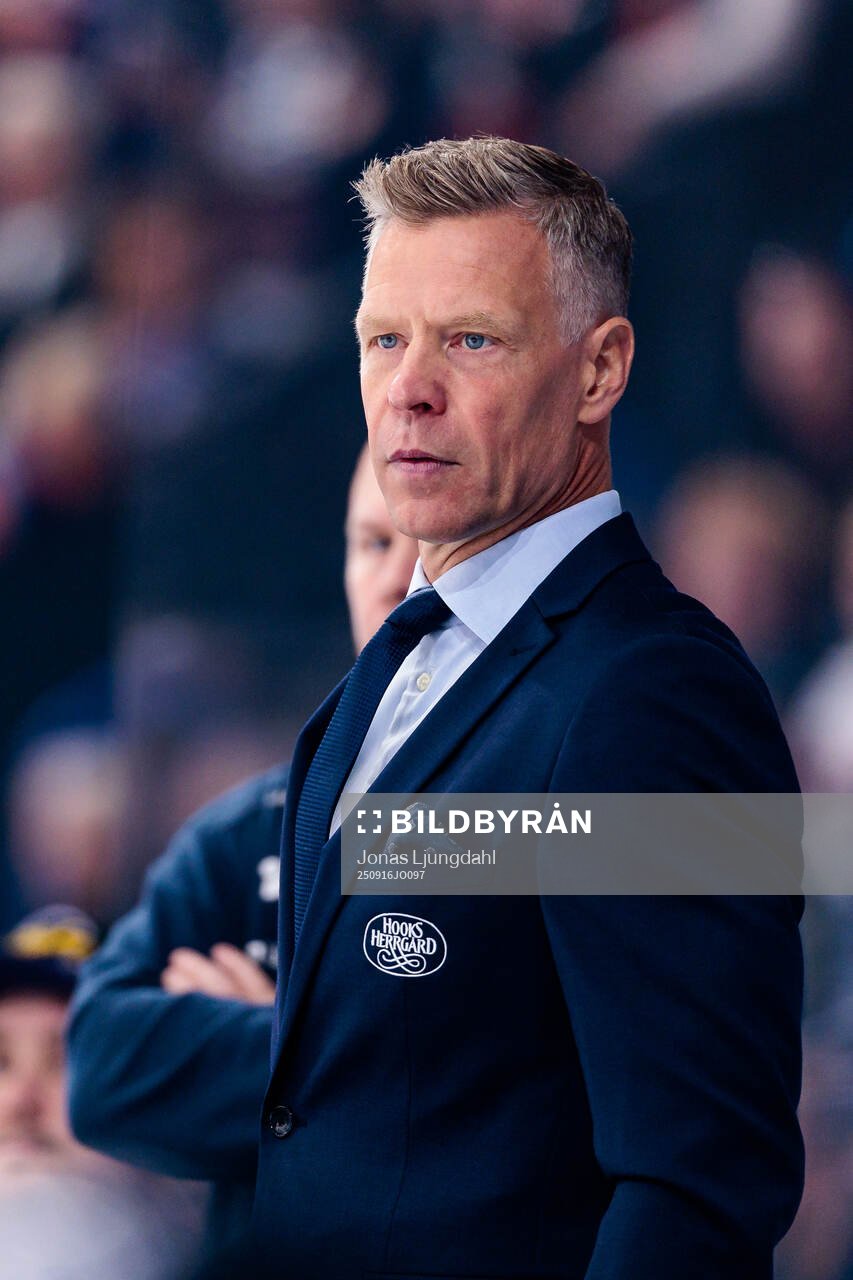 HV71s assisterande tränare Nicklas Rahm