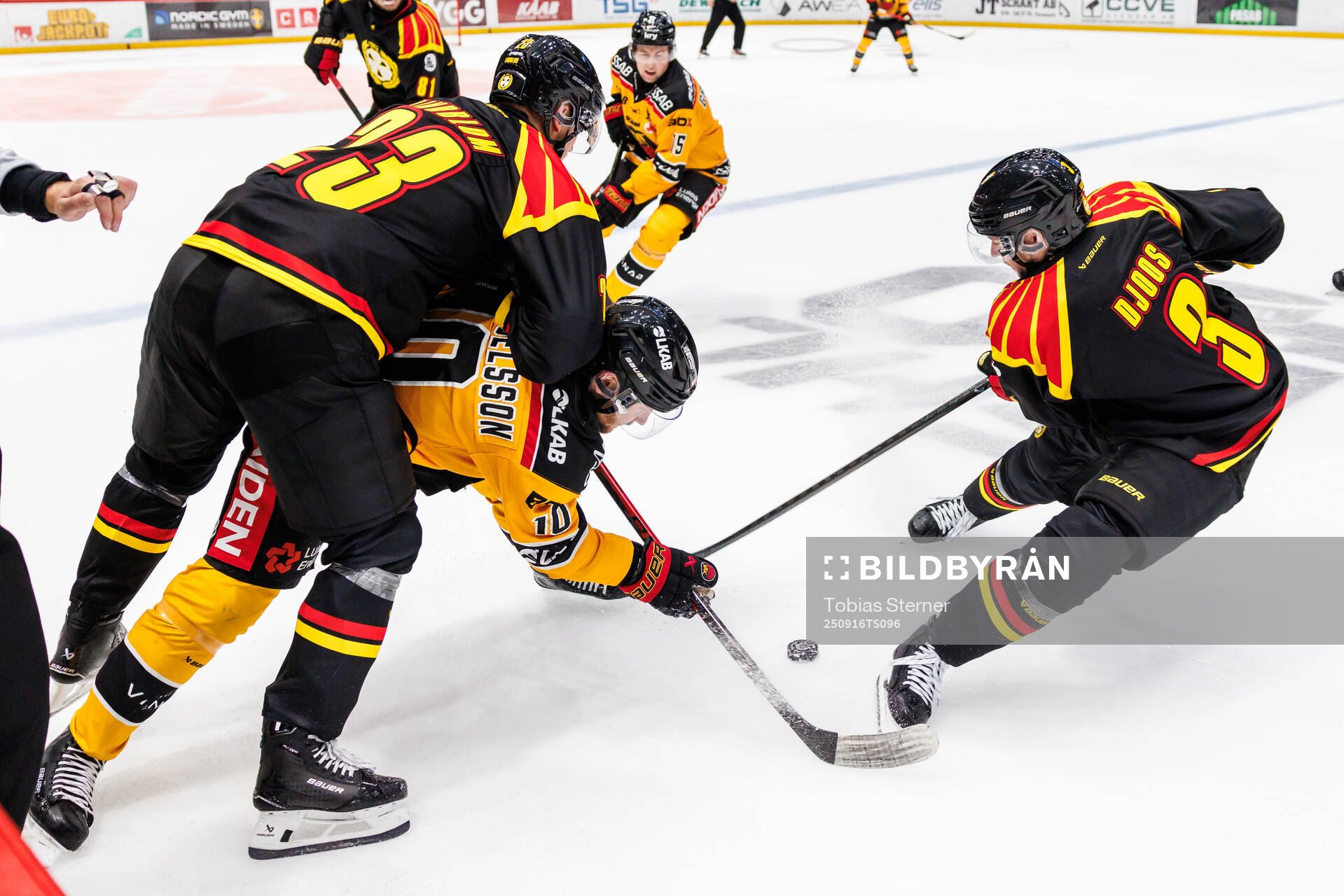 Brynäs Oskar Lindblom och Christian Djoos mot Luleås