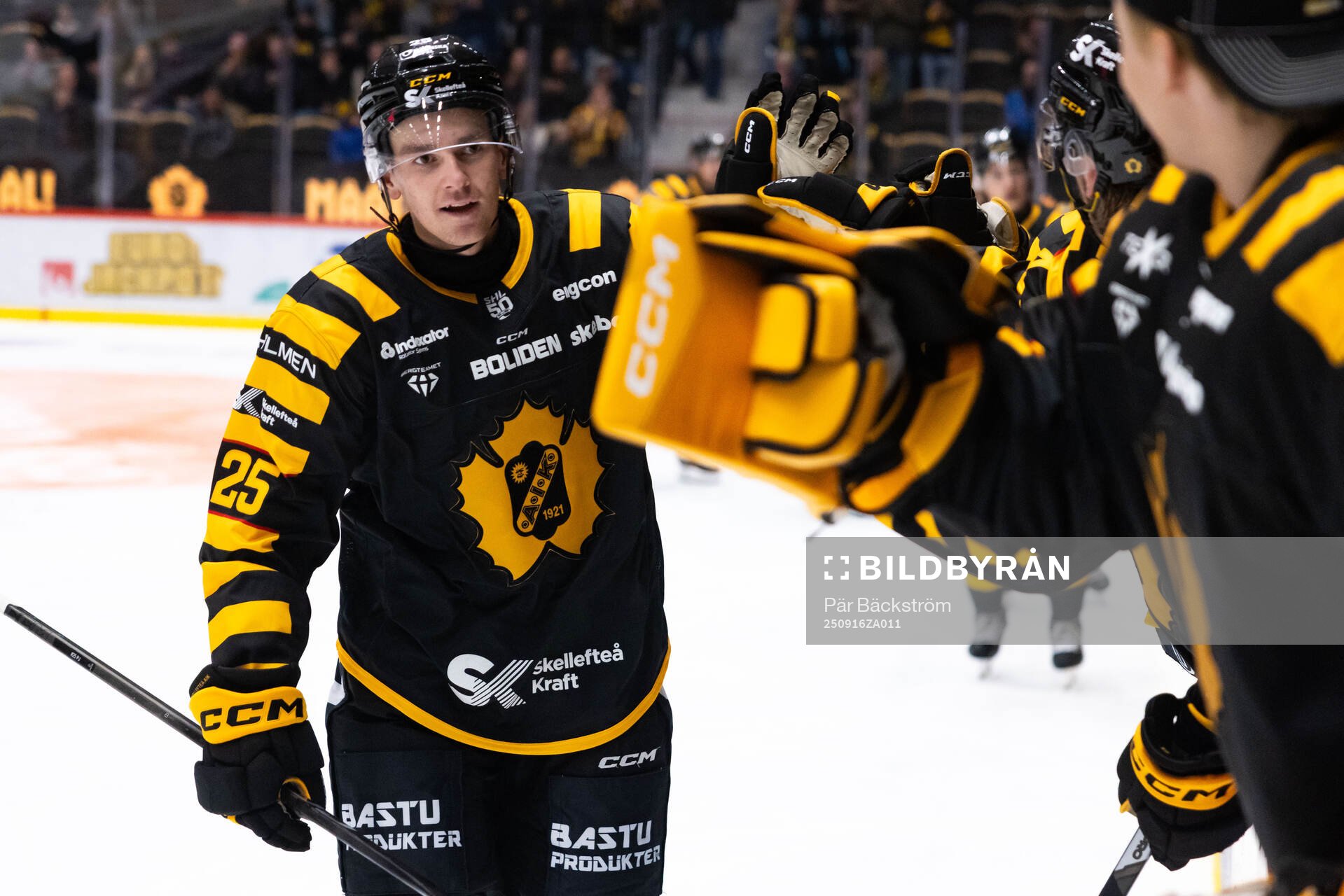 Skellefteås Pontus Johansson jublar