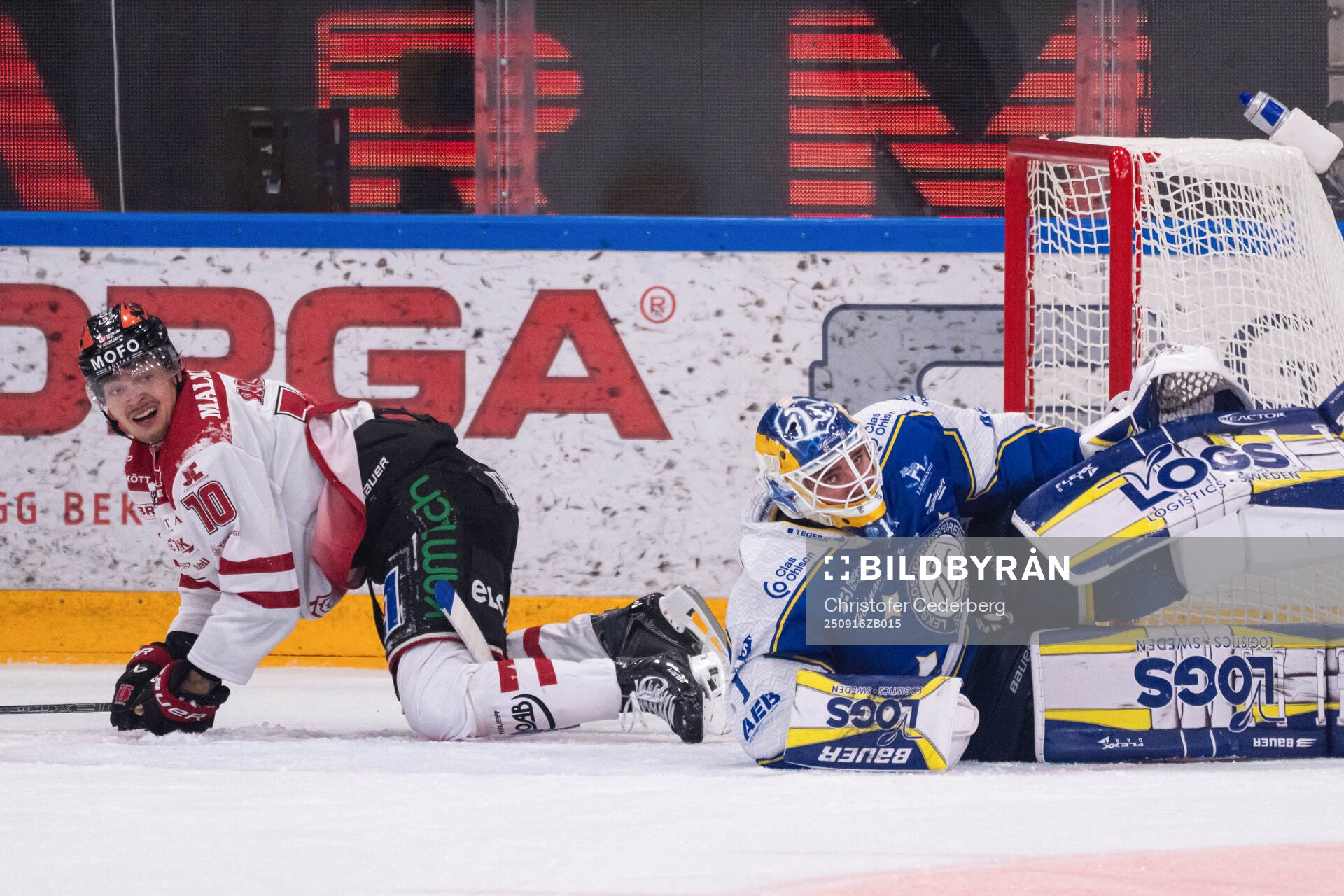Örebros Sampo Ranta och Leksands målvakt Marcus Gidlöf