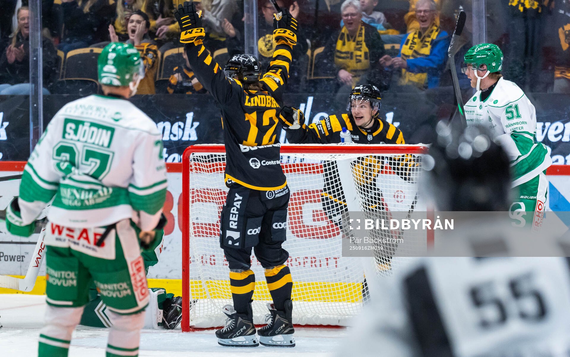 Skellefteås Pontus Johansson jublar
