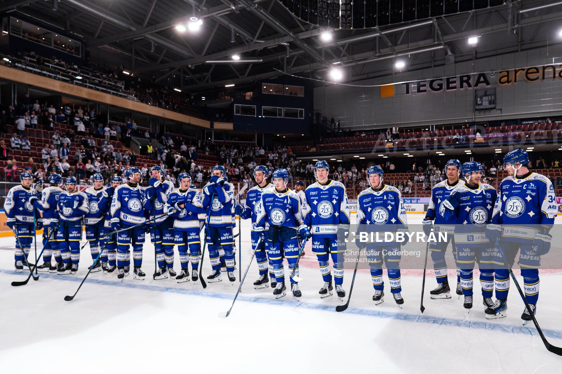 Leksands spelare jublar