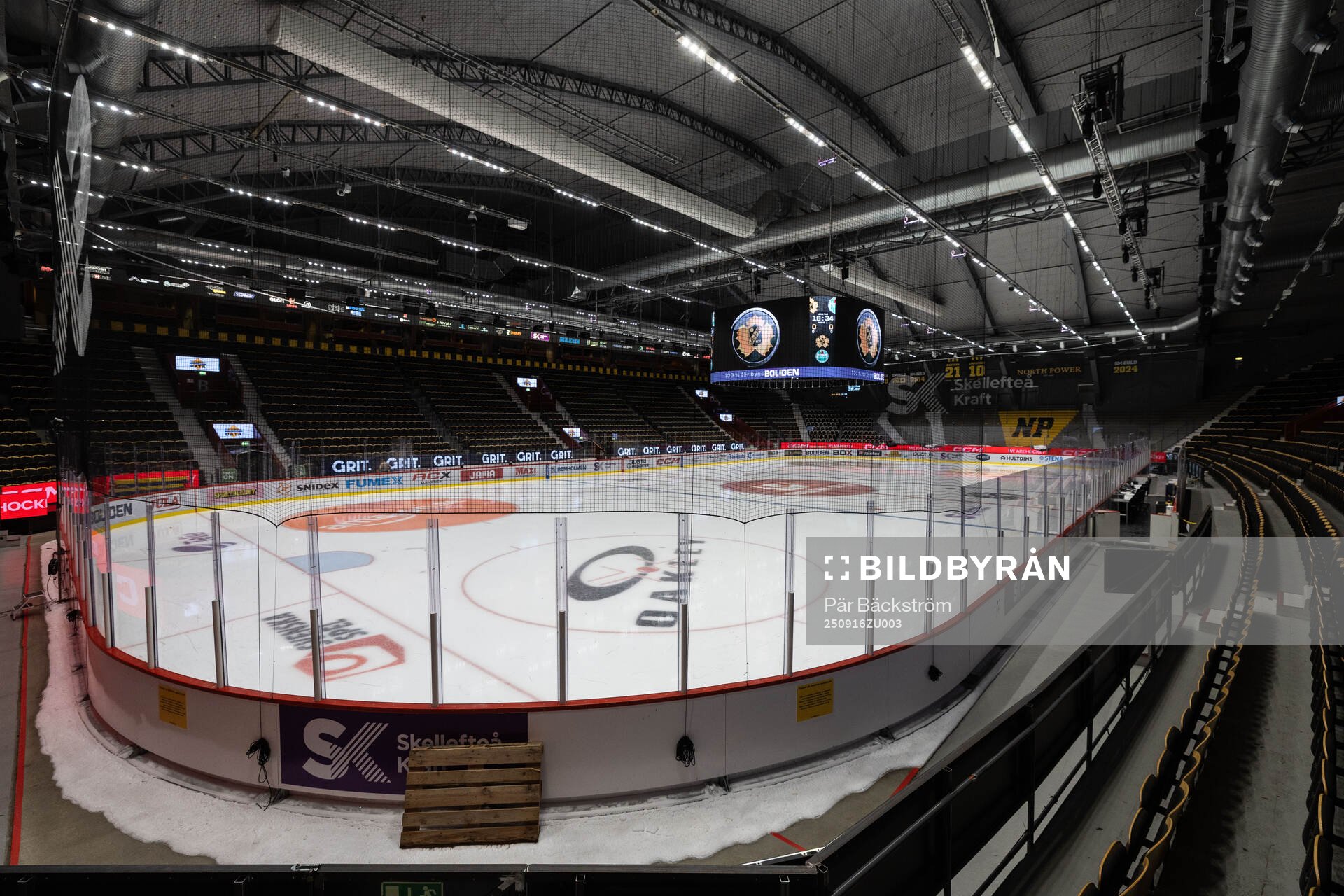 Interiör vy över Skellefteå Kraft Arena
