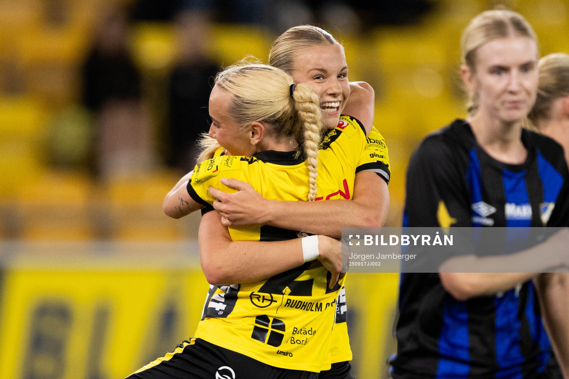 Elfsborgs Tea Skoglund jublar med Mollie Josefsson