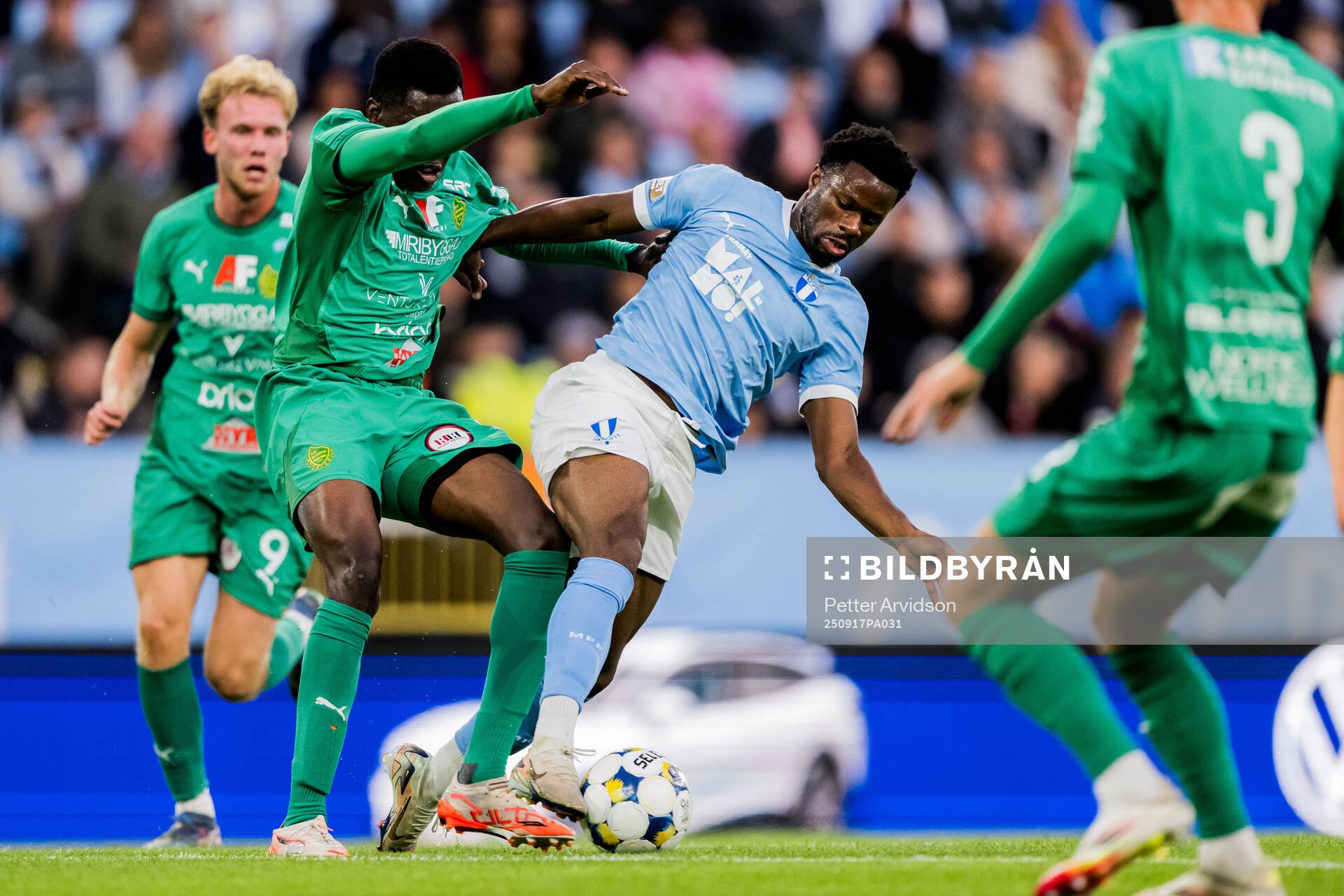 BK Olympics Francis Oluwaseun Dovi och Malmö FFs Emmanuel