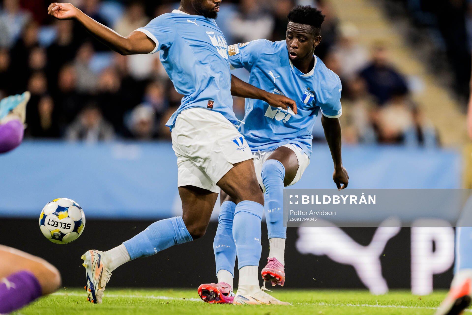 Malmö FFs Emmanuel Ekong och Salifou Soumah