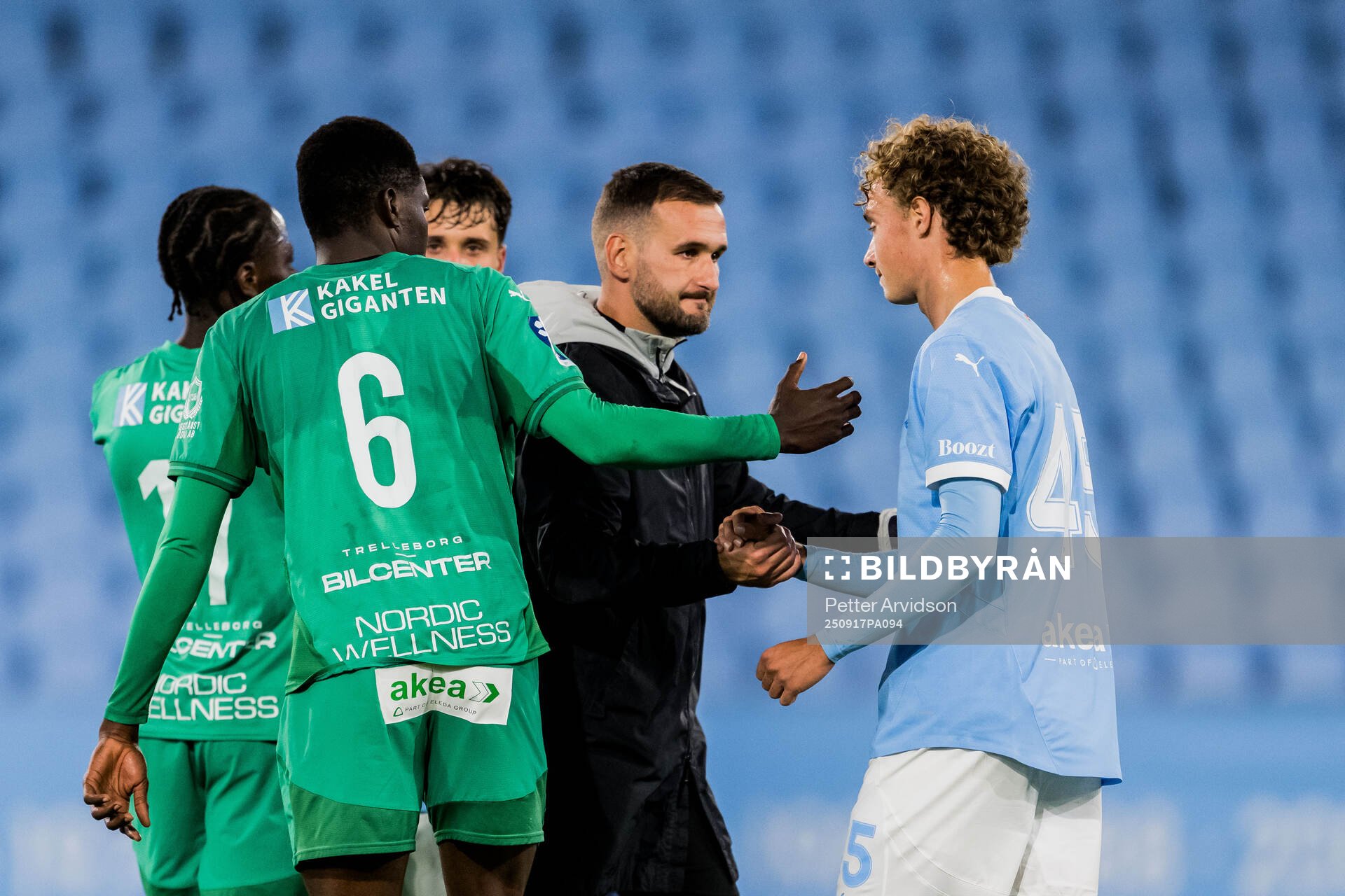 BK Olympics tränare Anes Mravac och Malmö FFs Anton Höög