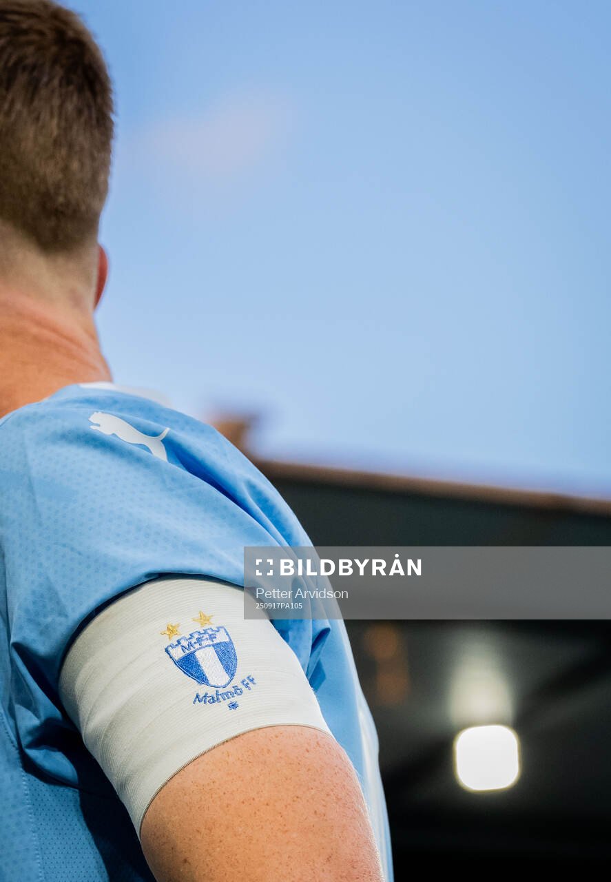 Malmö FFs Anders Christiansen med kaptensbindeln
