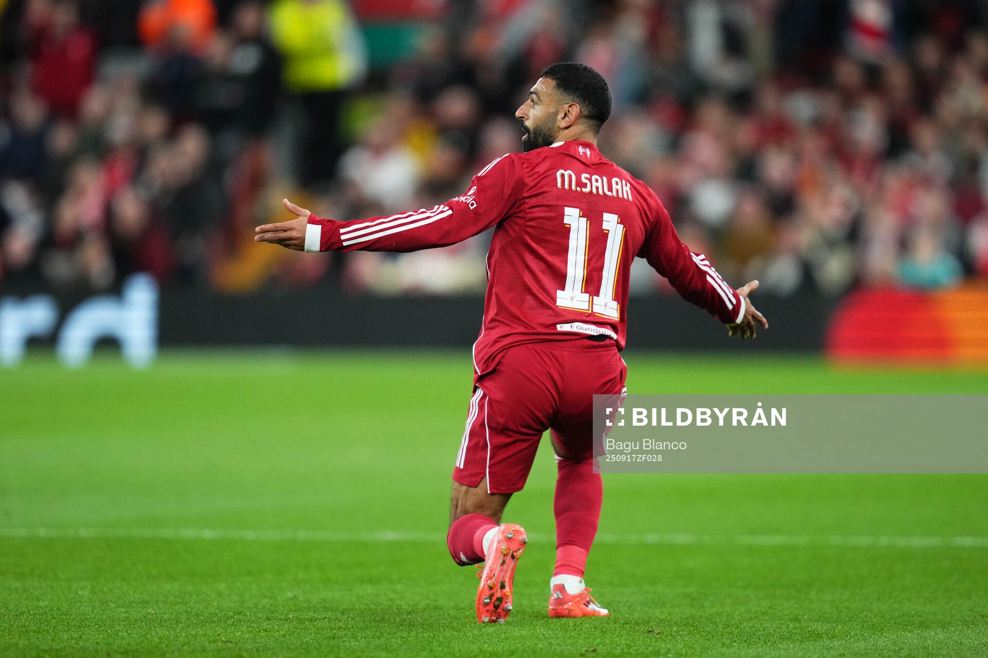 Mohammed Salah of Liverpool reacts