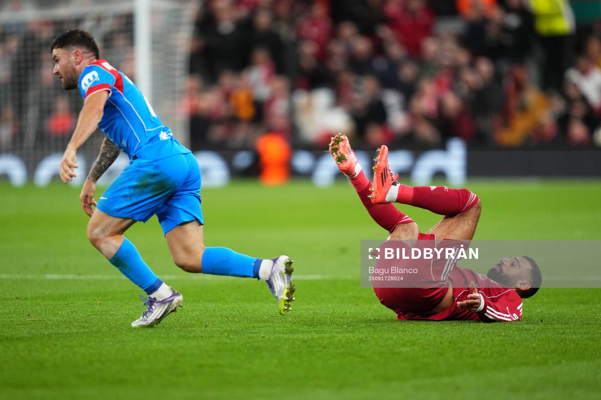 Javier Galán of Atletico Madrid and Mohammed Salah of