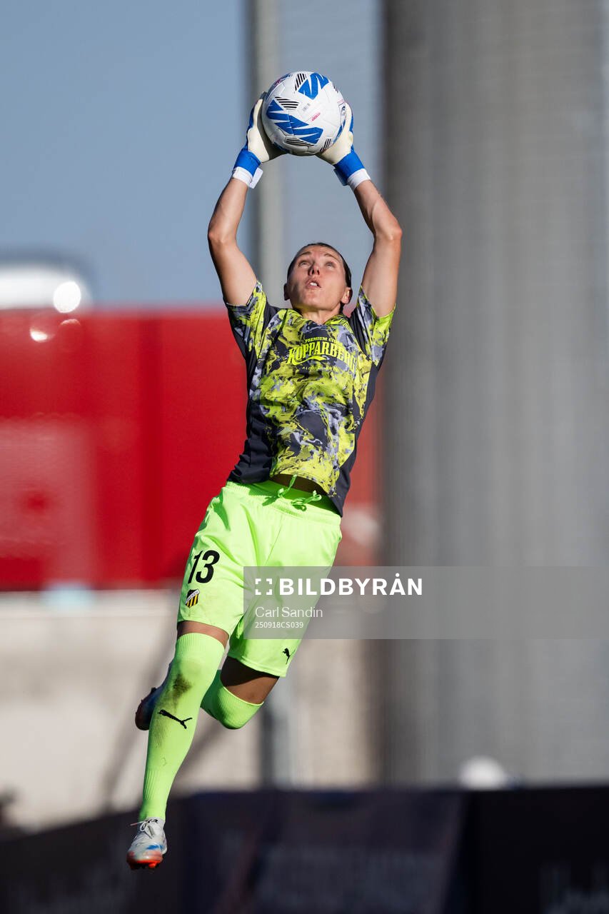 Goalkeeper Jennifer Falk of Häcken