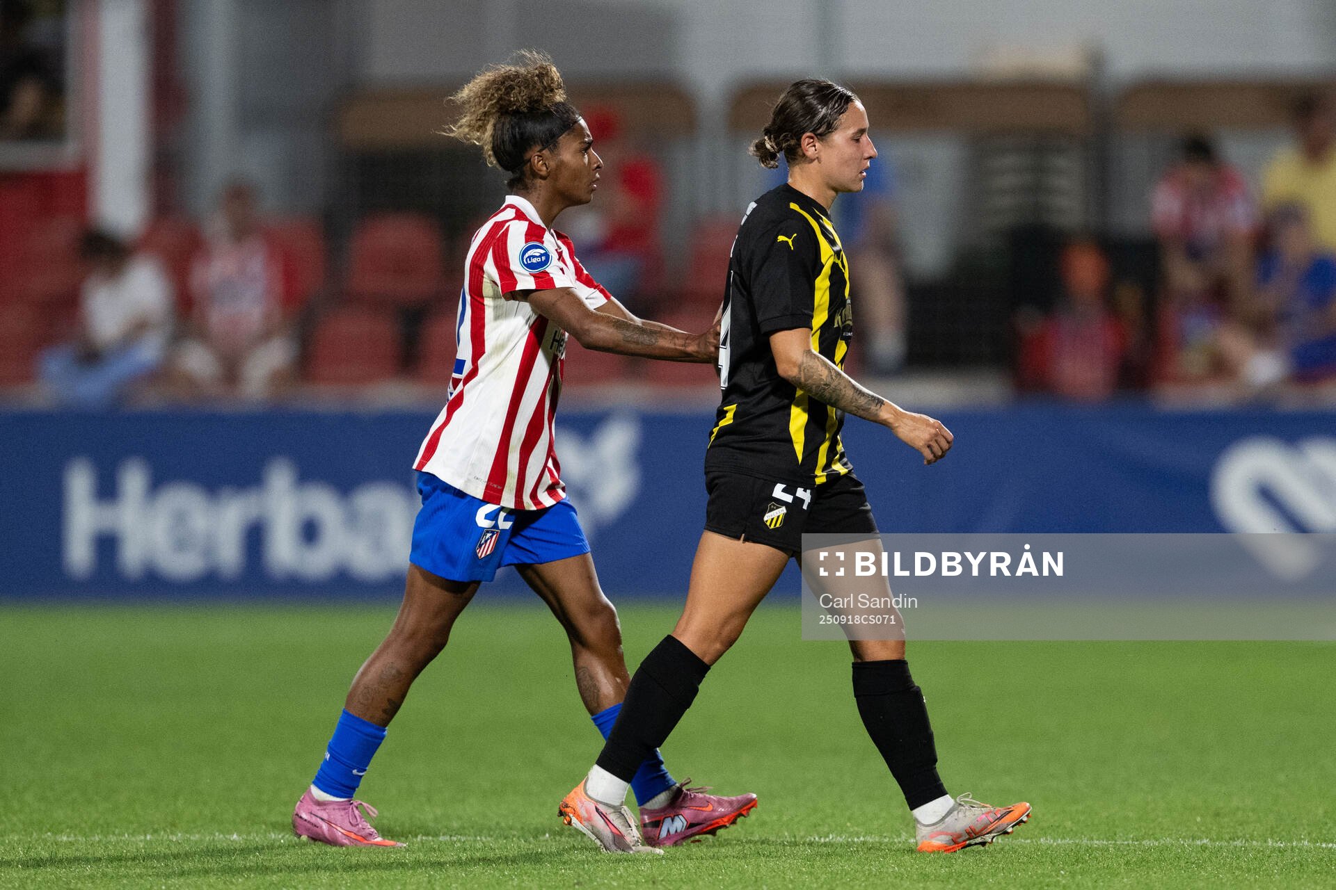 Luany of Atletico Madrid and Tabby Tindell of Häcken