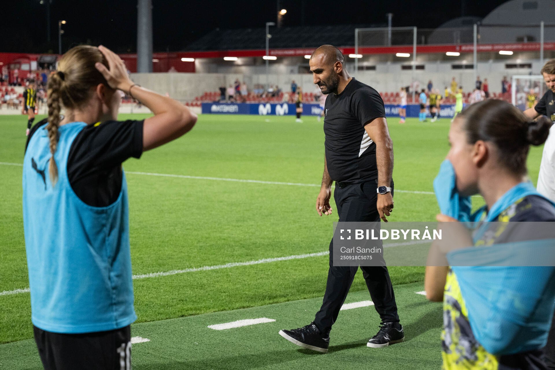 Head coach Mak Lind of Häcken looks dejected