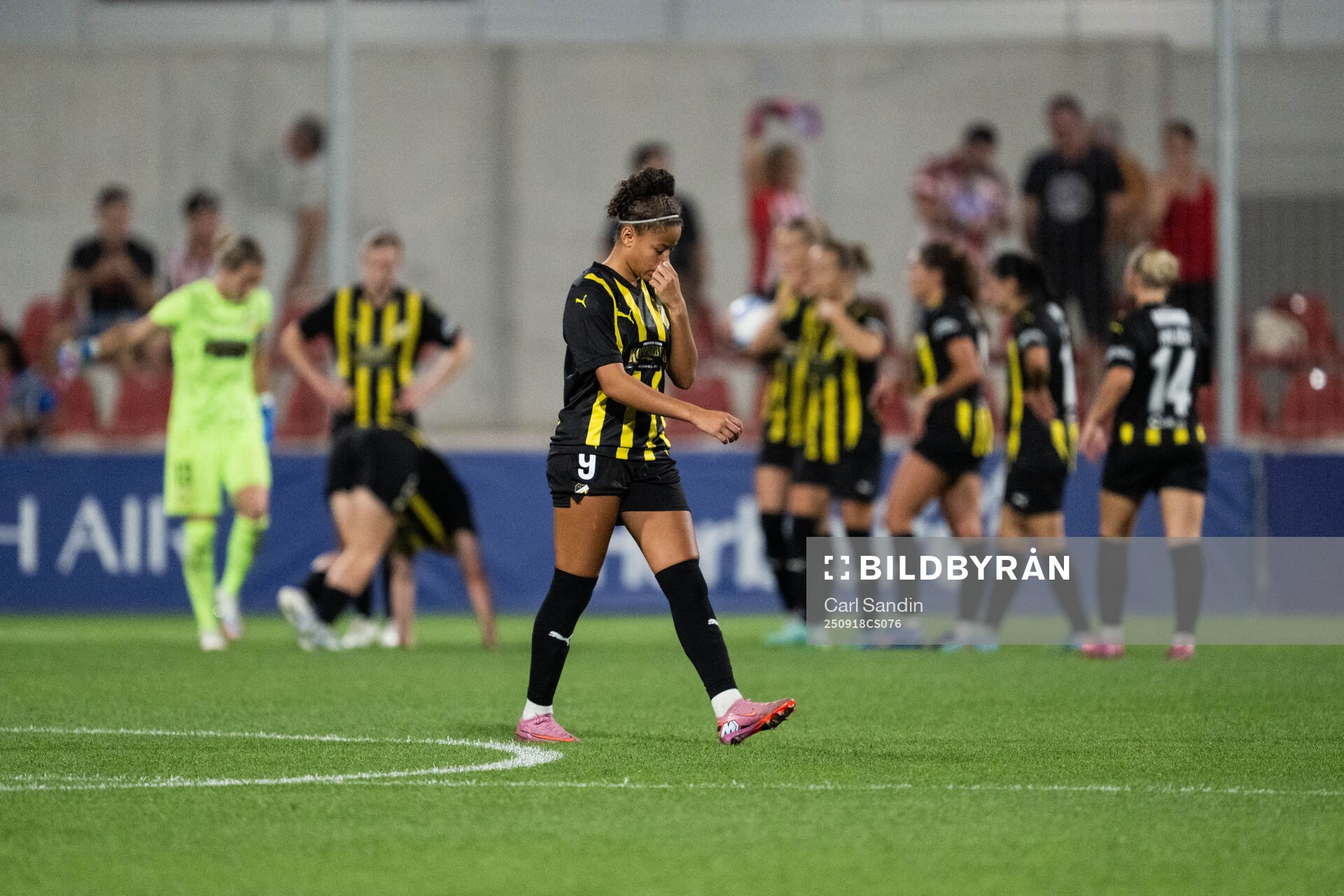 Felicia Schröder of Häcken looks dejected