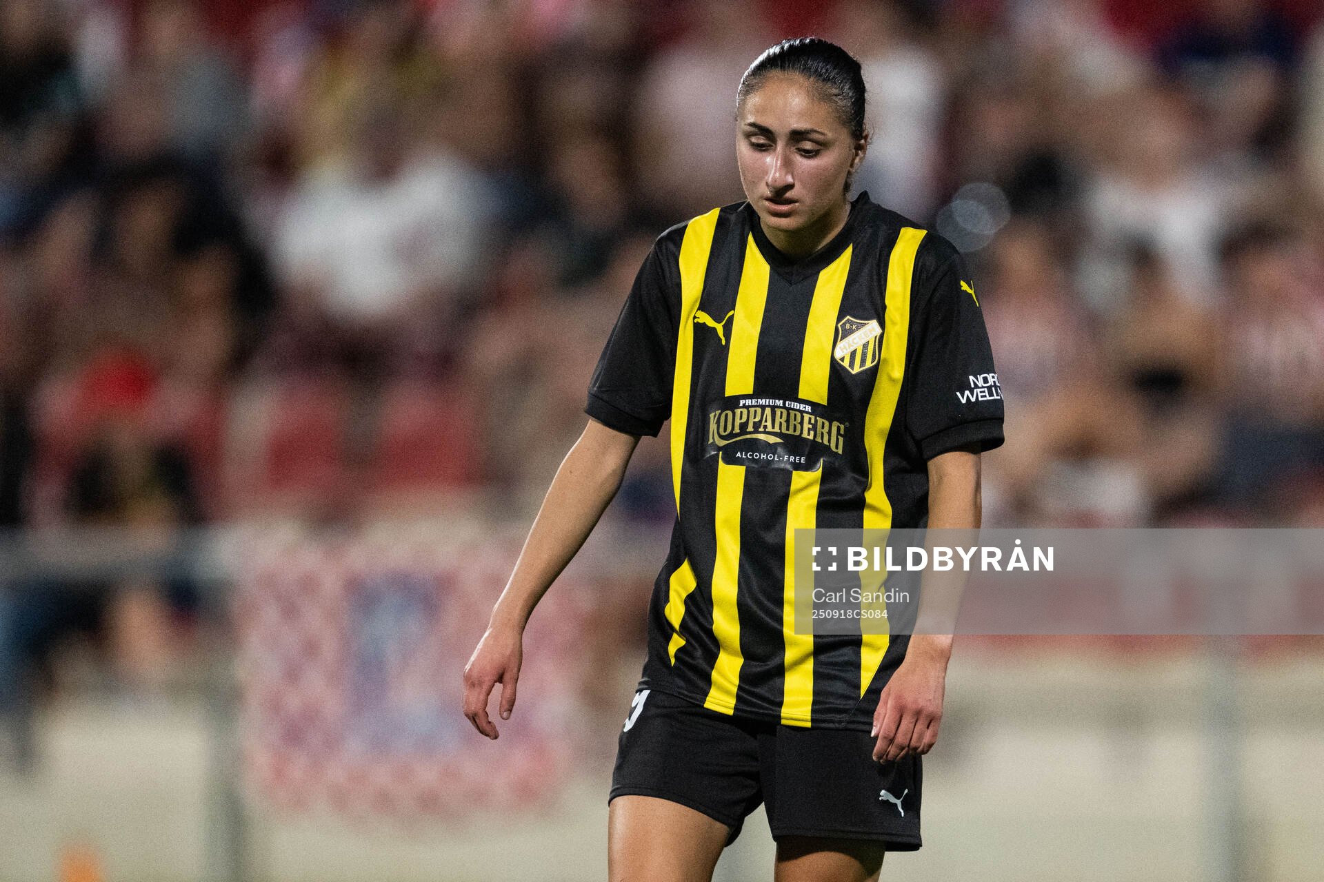 Nesrin Akgun of Häcken looks dejected