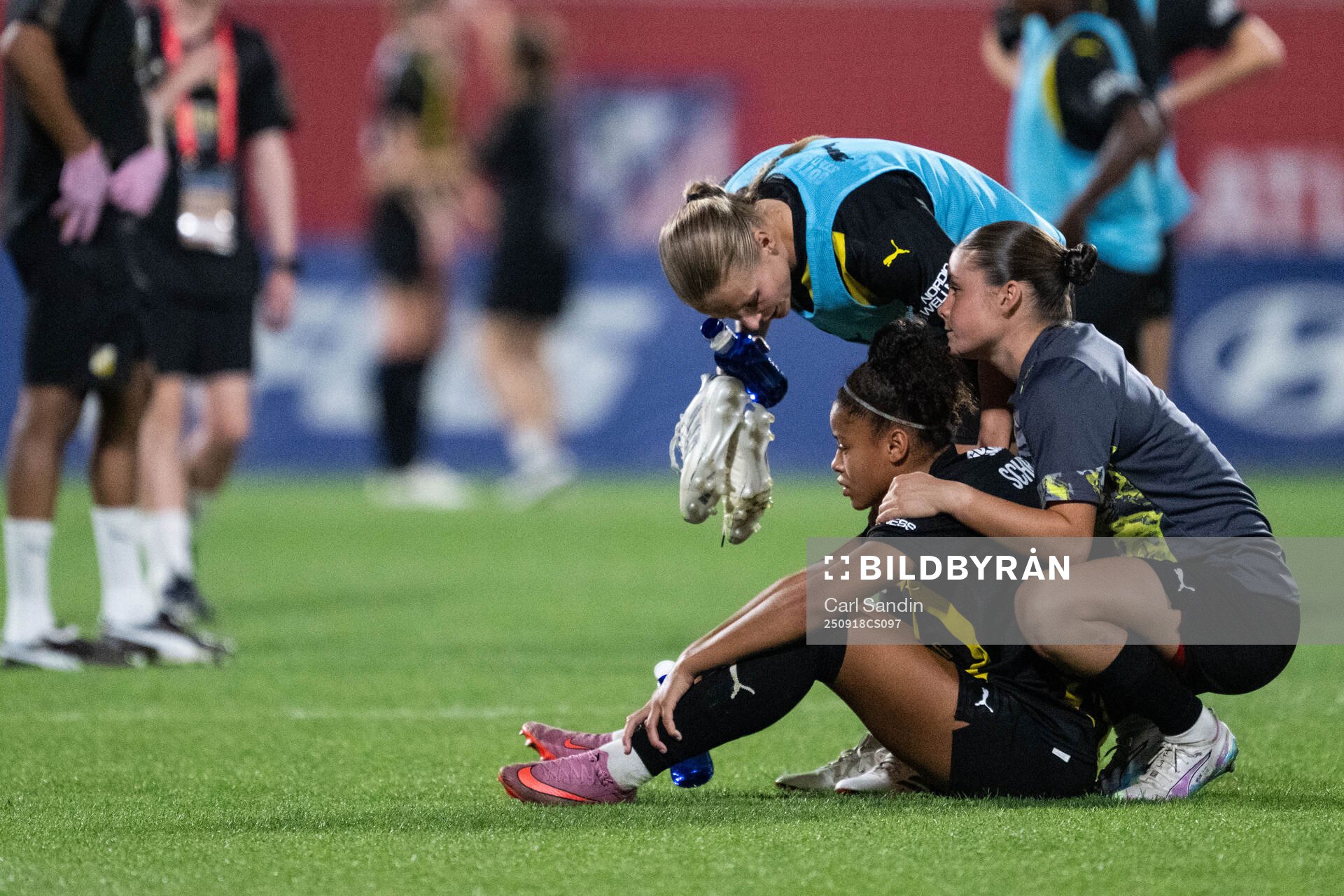 Anna Anvegård, Felicia Schröder and Hanna Wijk of Häcken