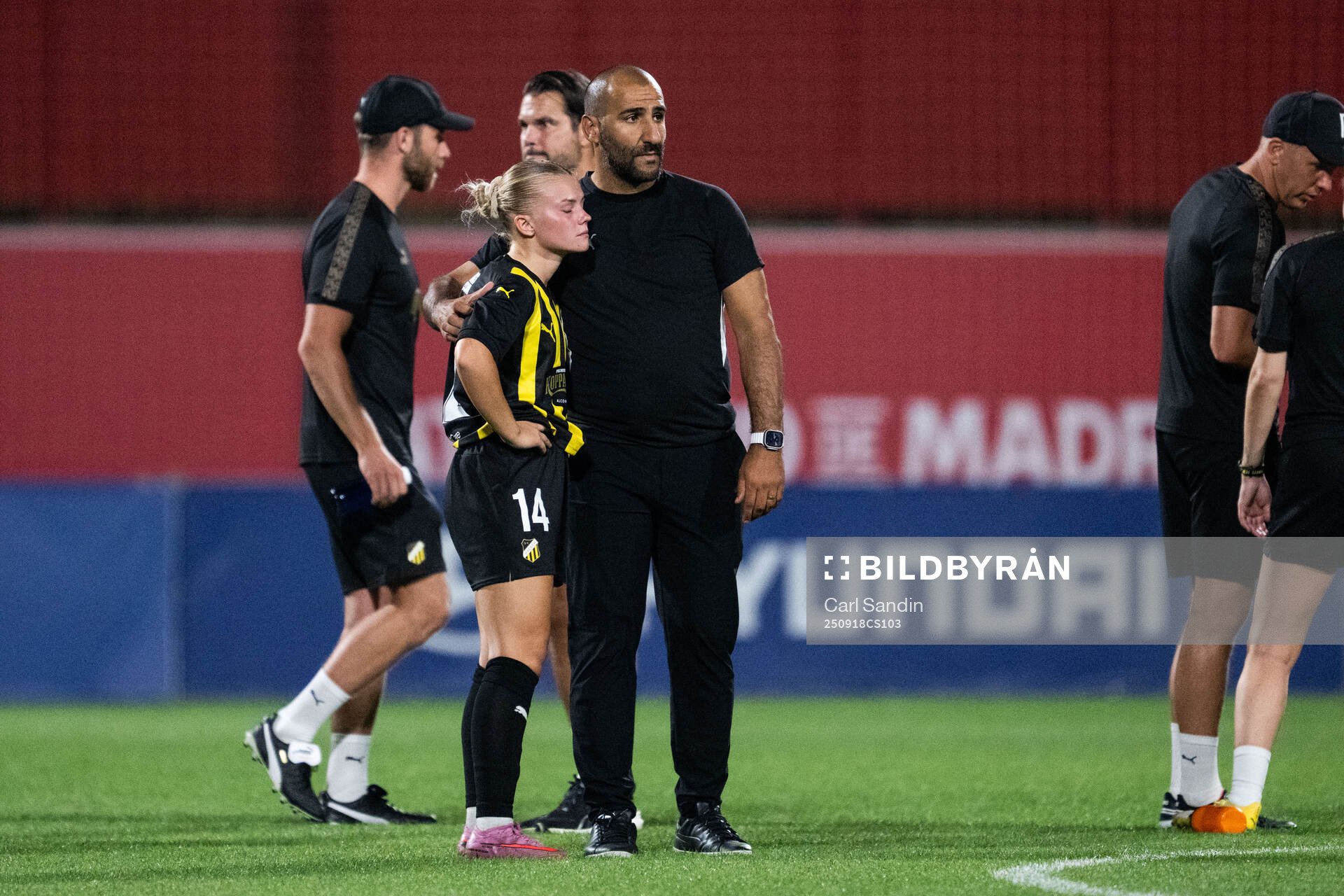 Head coach Mak Lind and Matilda Nildén of Häcken look