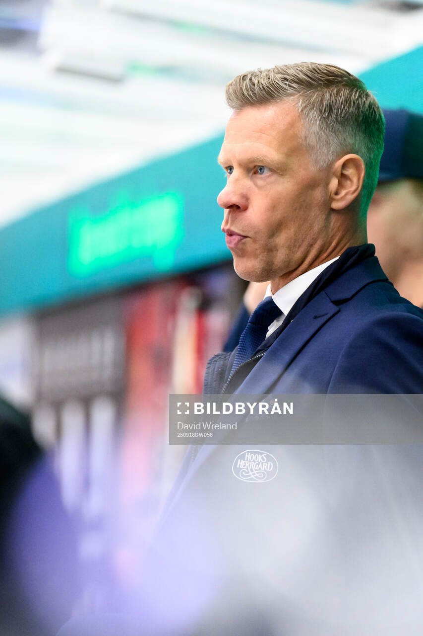 HV71s assisterande tränare Nicklas Rahm