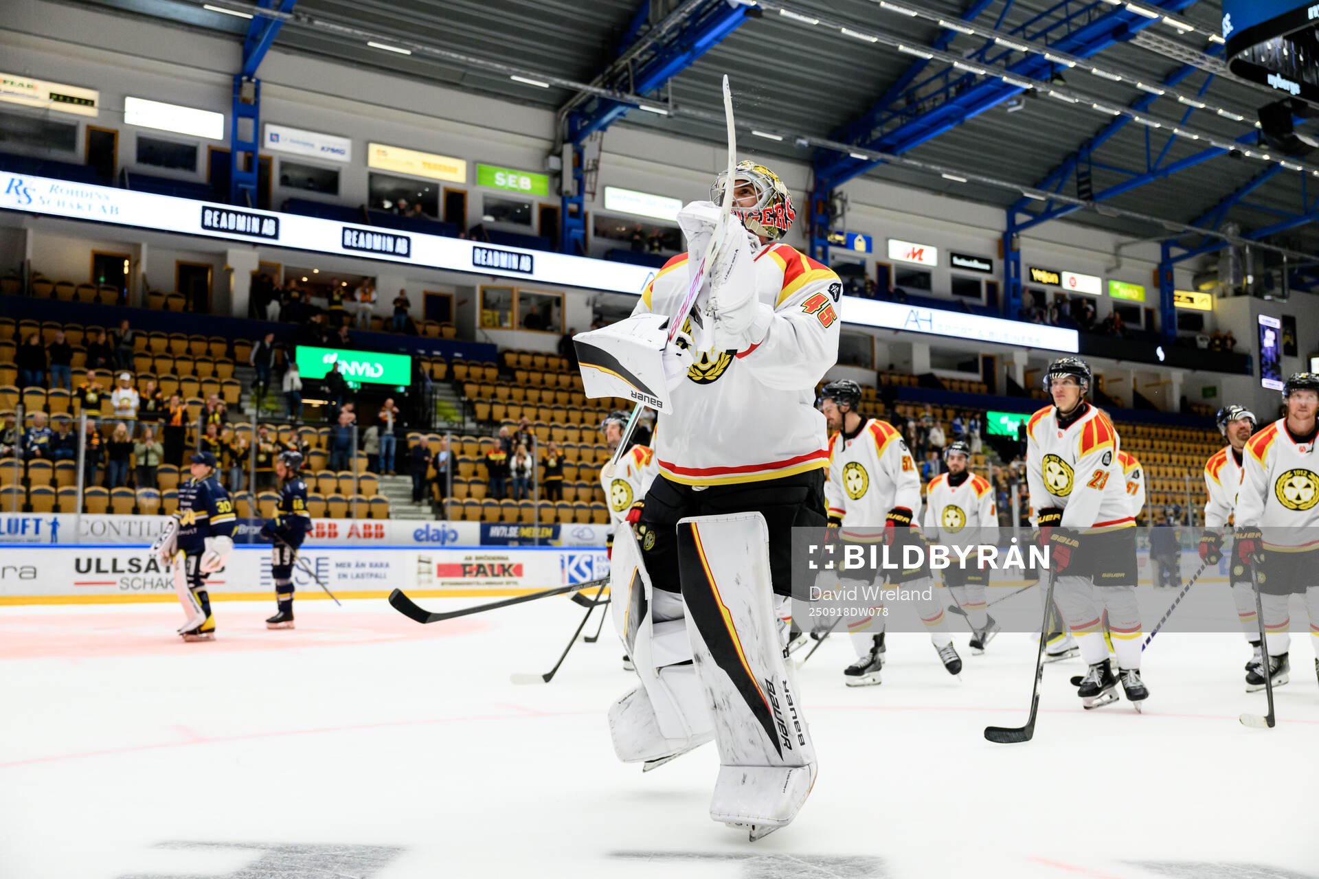 Brynäs målvakt Damian Clara jublar