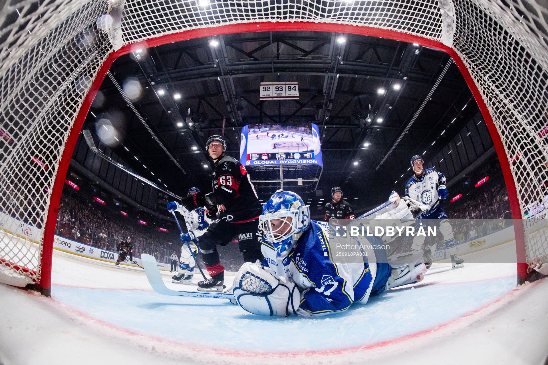 Malmö Redhawks Fredrik Händemark oroar mot Leksands