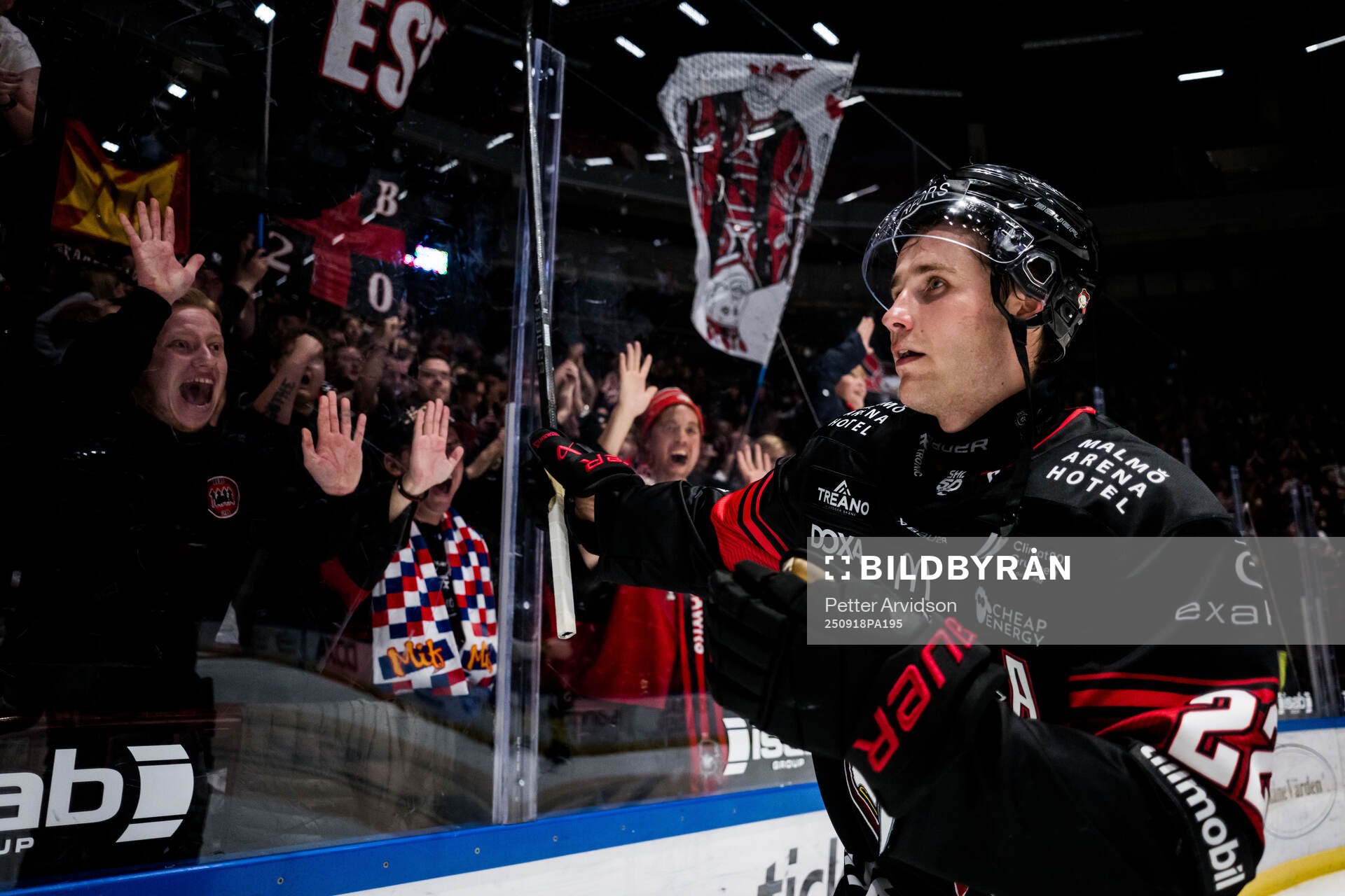Malmö Redhawks Janne Kuokkanen jublar