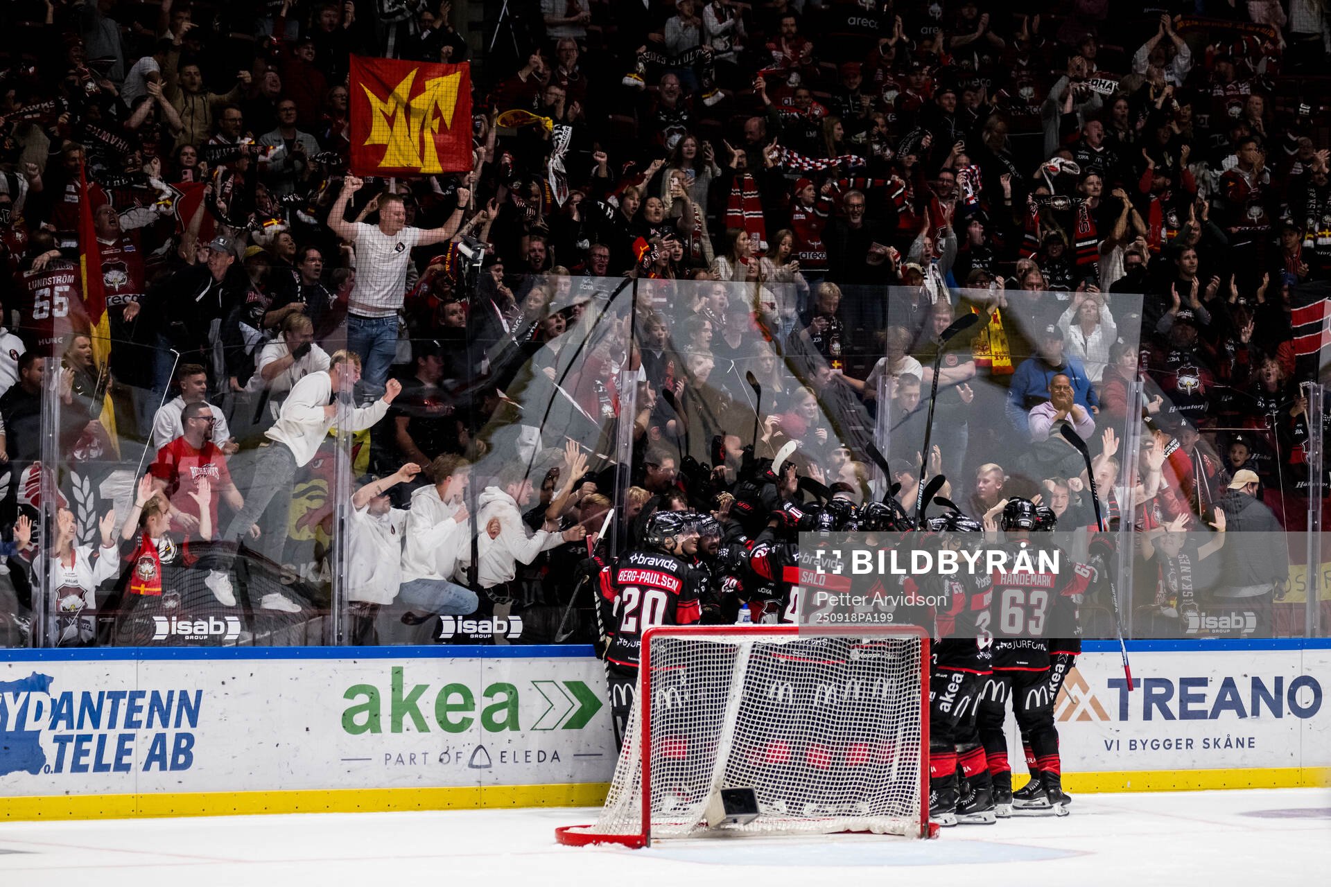 Malmö Redhawks spelare jublar