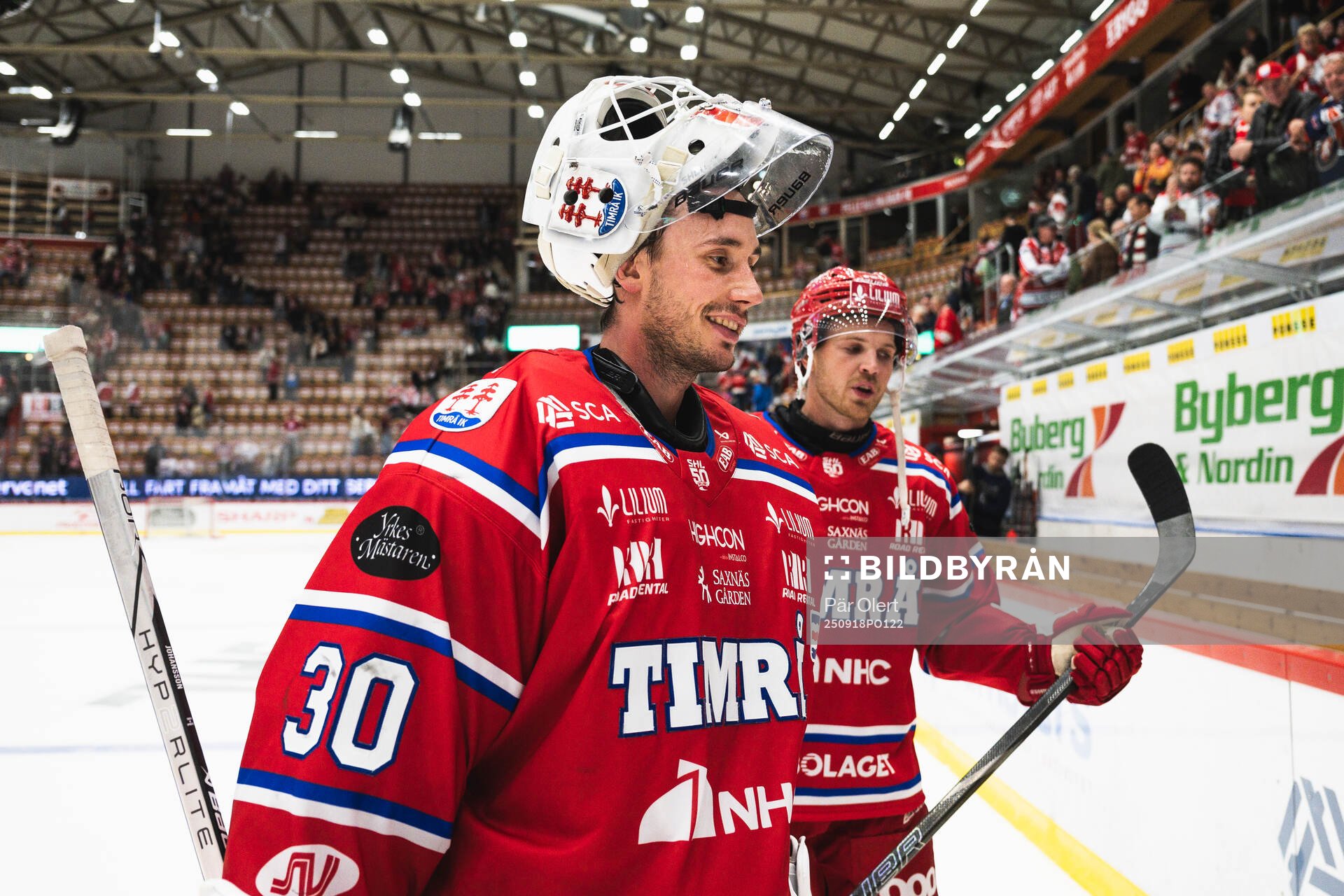 Timrås målvakt Jacob Johansson jublar