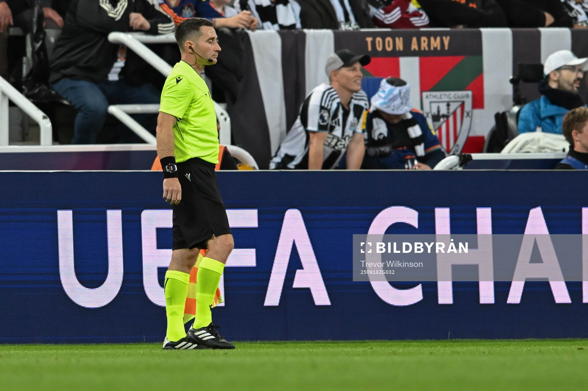 Assistant referee Andreas Söderkvist
