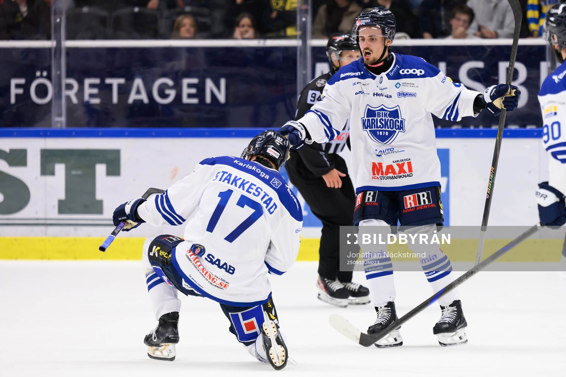 Karlskogas Åke Stakkestad jublar