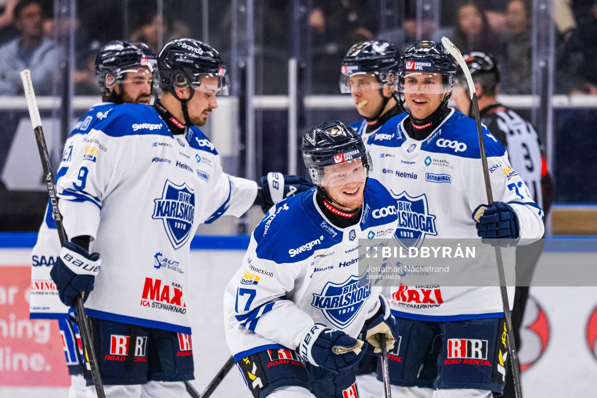 Karlskogas Åke Stakkestad jublar