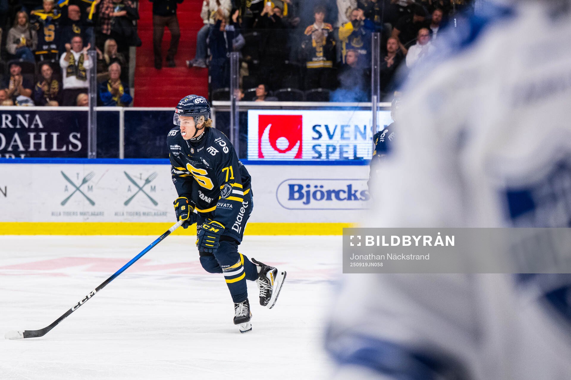 Södertäljes Karl Sterner jublar