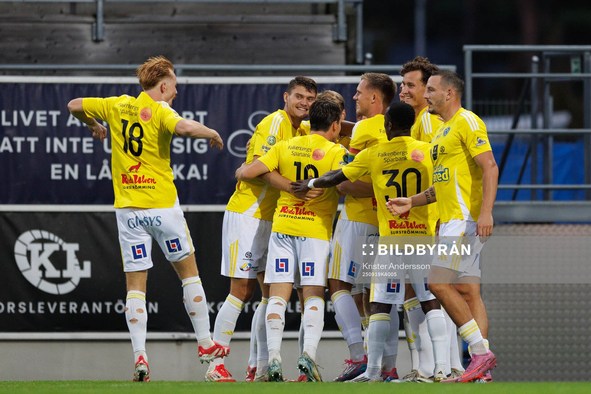 Falkenbergs Nils Bertilsson jublar