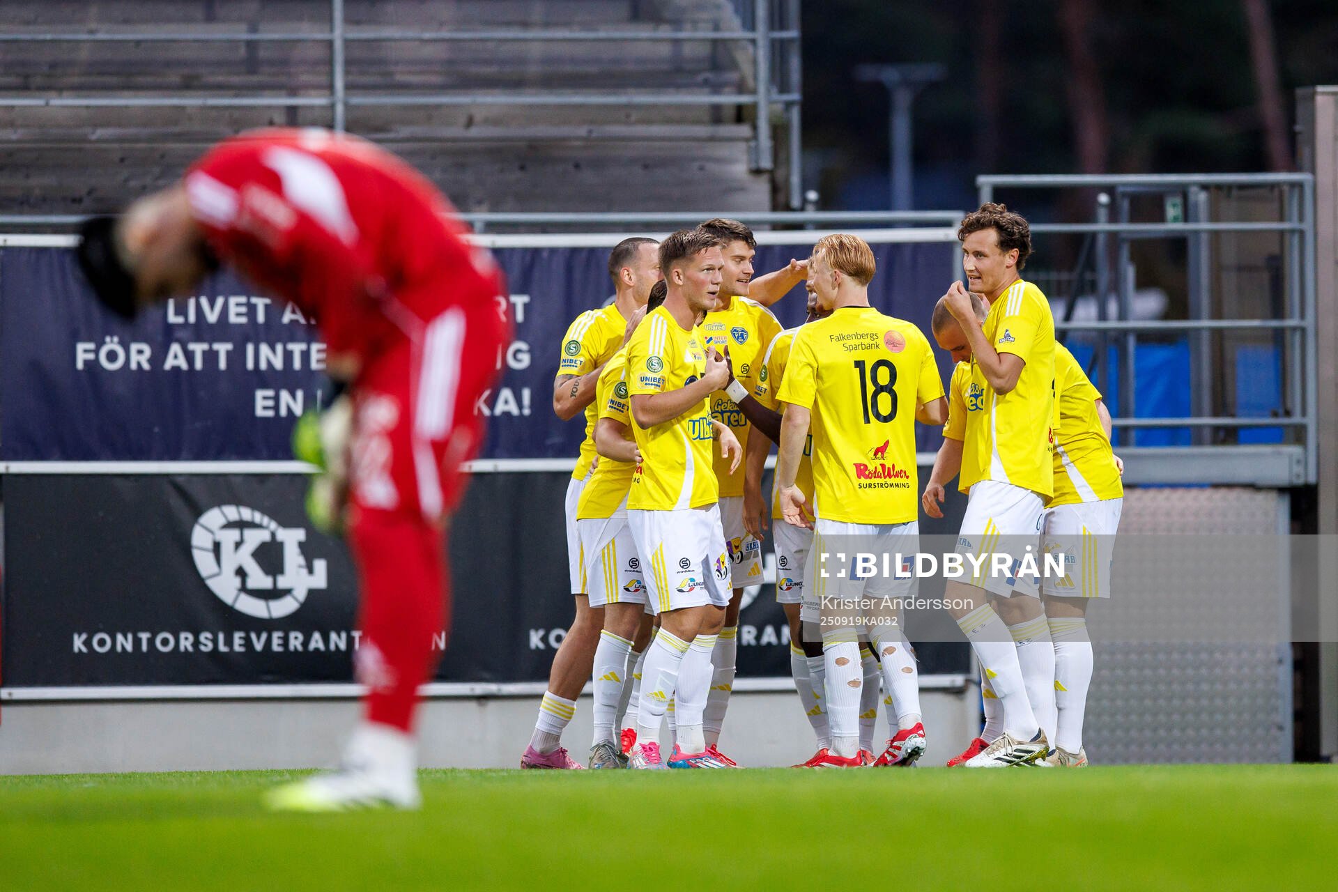 Falkenbergs spelare jublar