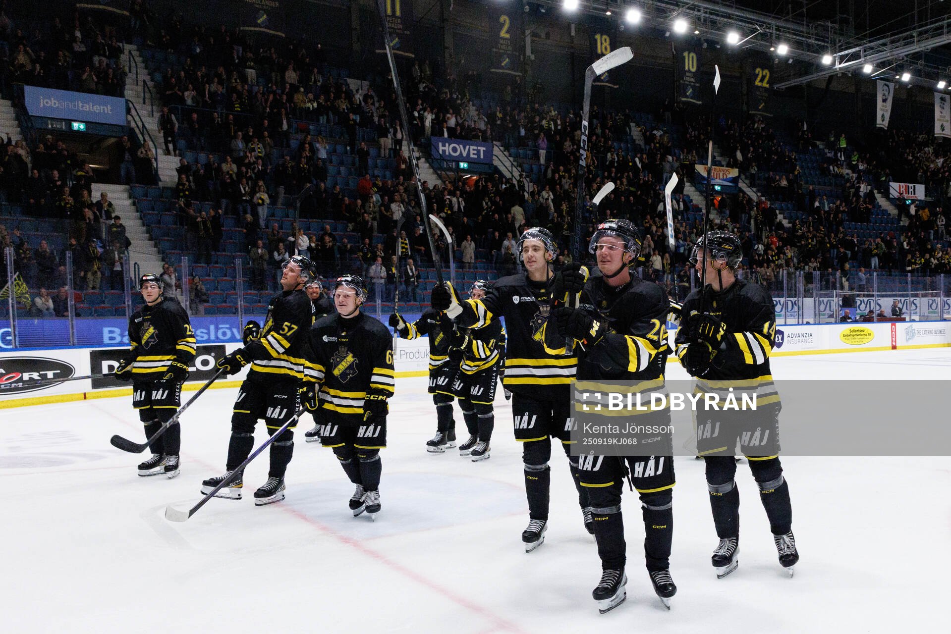 AIKs spelare jublar