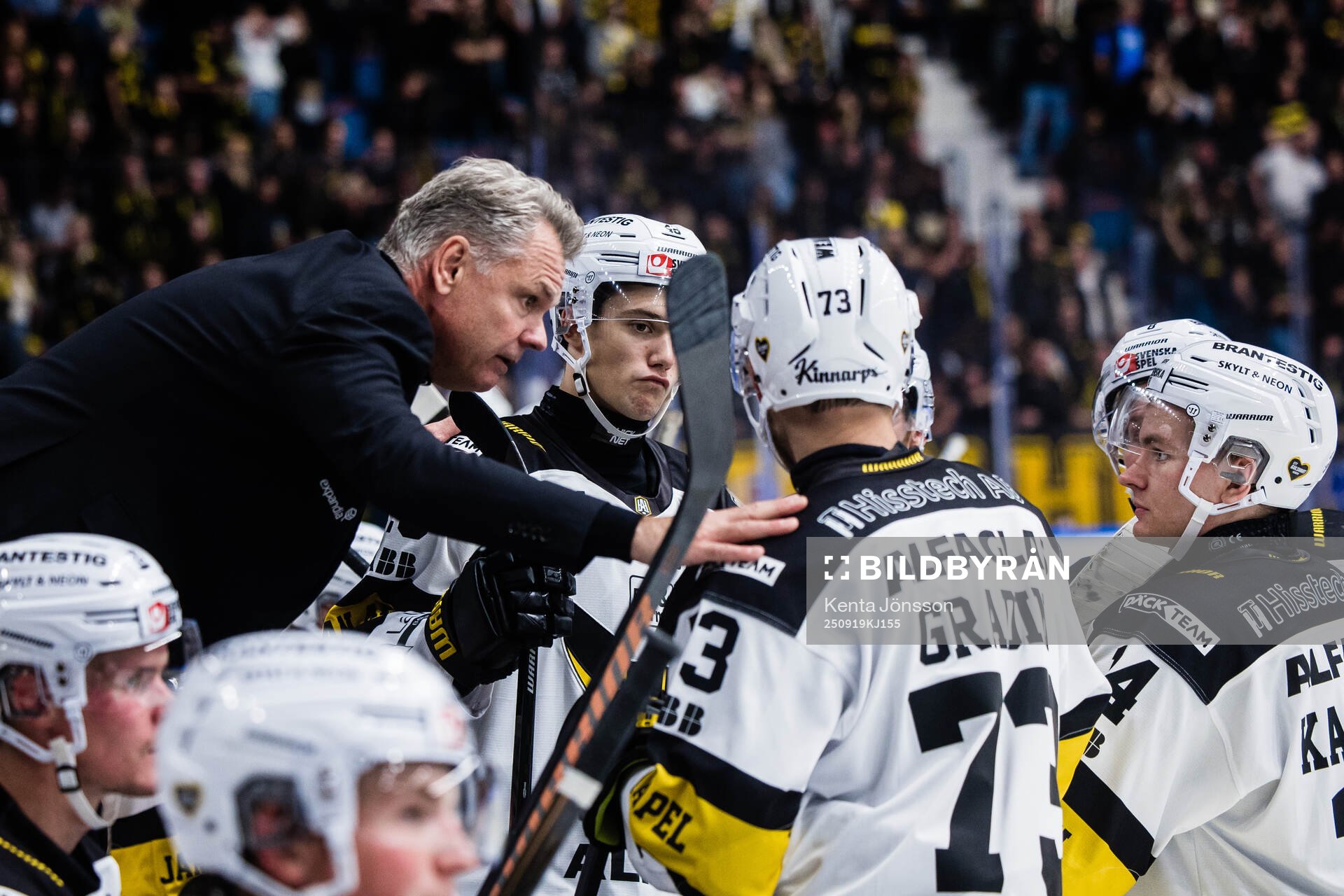Västerås assisterande tränare Lars Ivarsson med spelare