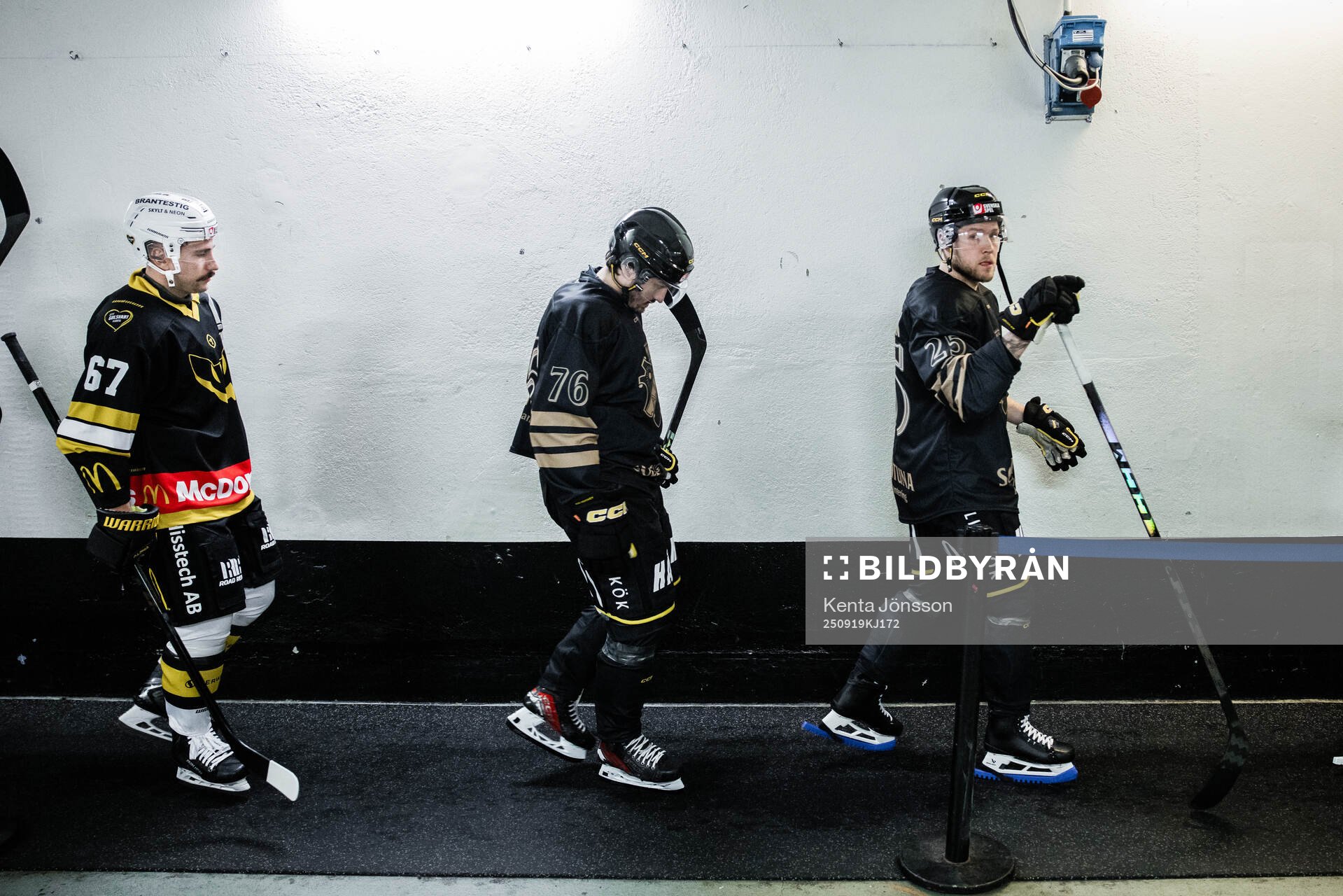 Västerås Konstantin Komarek, AIKs Erik Aterius och
