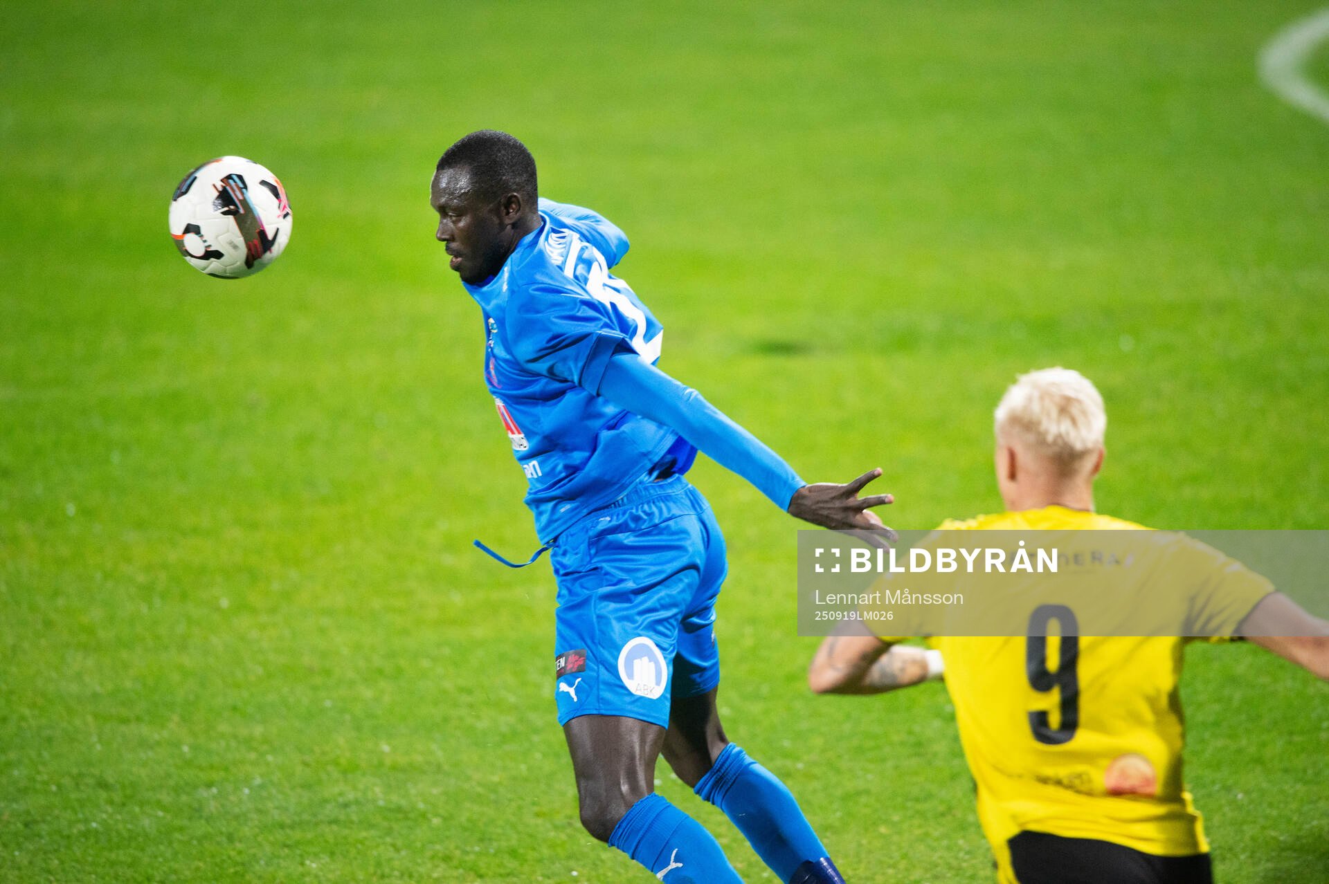 Nosabys Mohammed Mbye i matchen i div. 2 mellan Nosaby IF