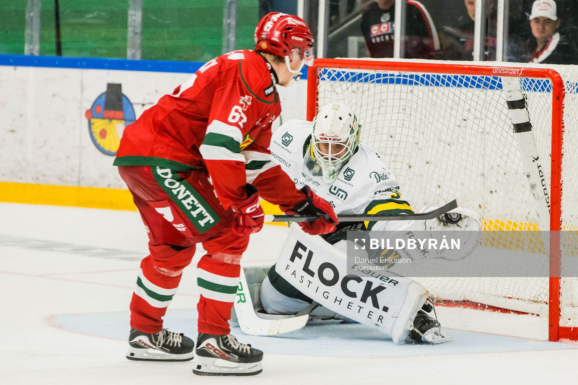 Björklövens målvakt Olle Eriksson Ek och Moras Jesper